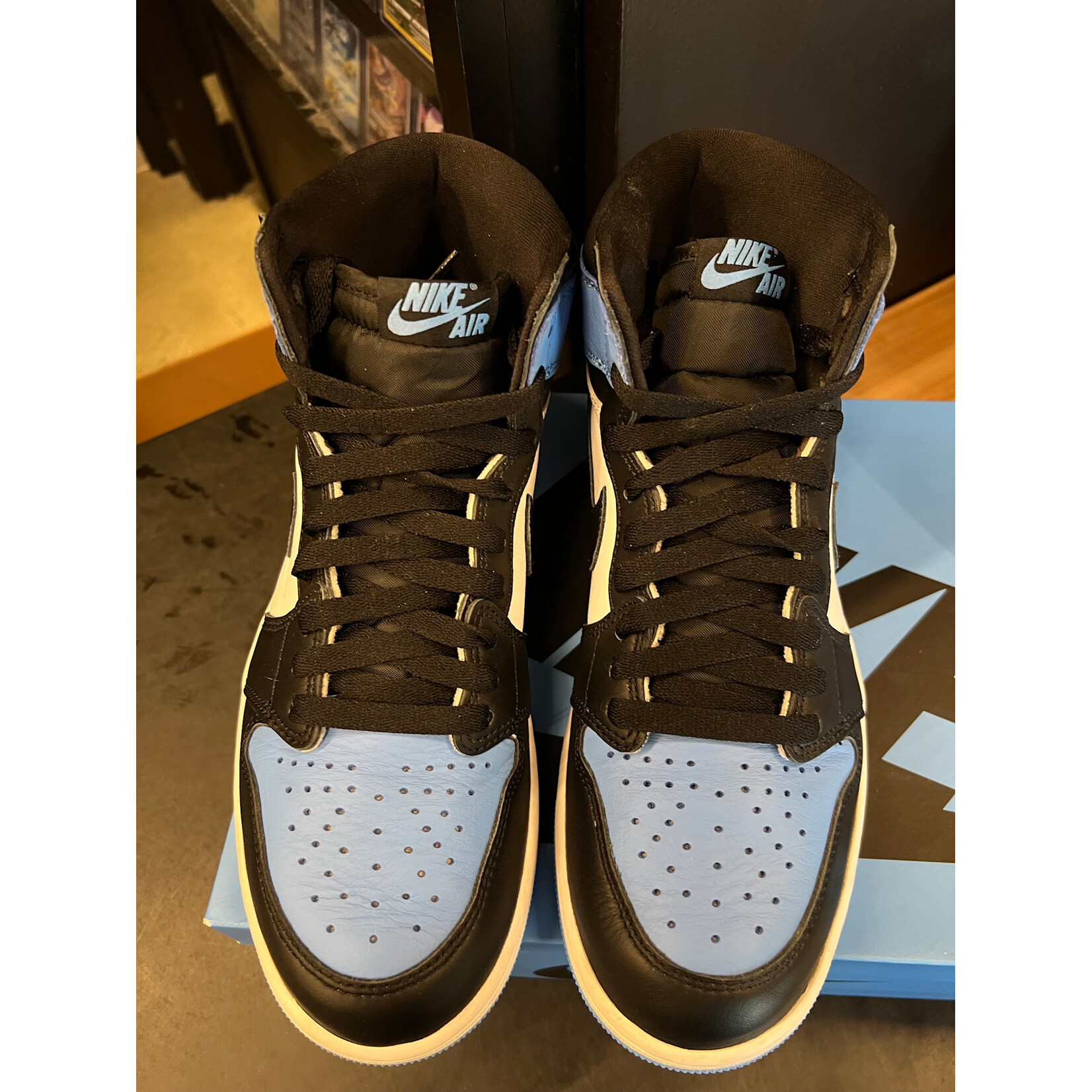 Jordan Jordan 1 Retro High OG UNC Toe Size 9, PREOWNED