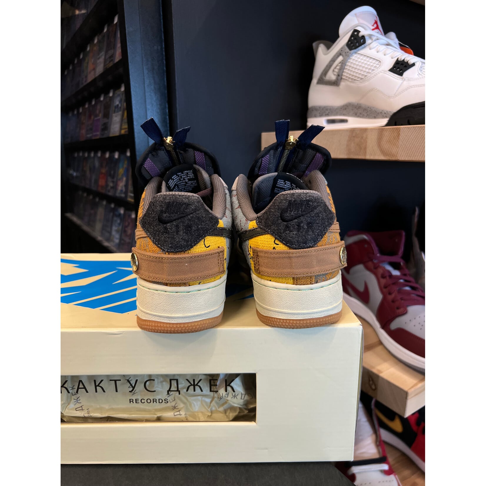 Nike Nike Air Force 1 Low Travis Scott Cactus Jack Size 9, PREOWNED
