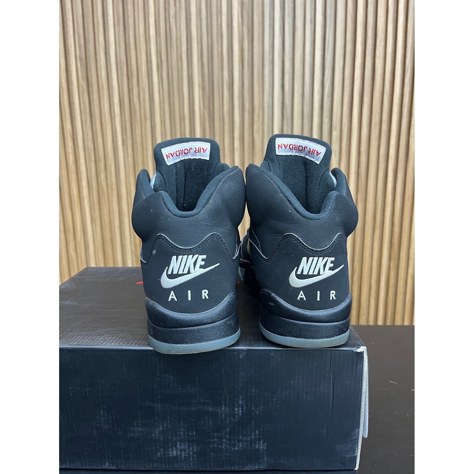 Jordan Jordan 5 Retro Black Metallic (2016) Size 9.5, PREOWNED*