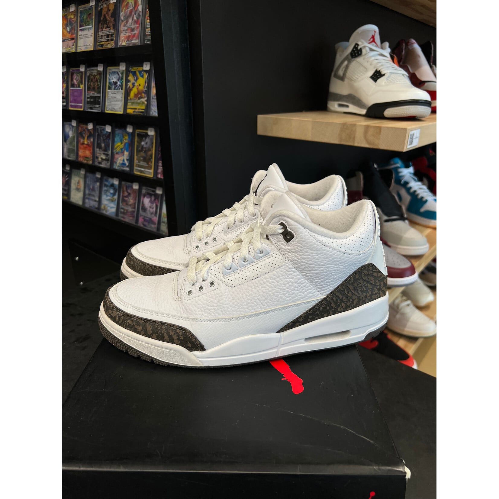 Jordan Jordan 3 Retro Mocha (2018) Size 10.5, PREOWNED