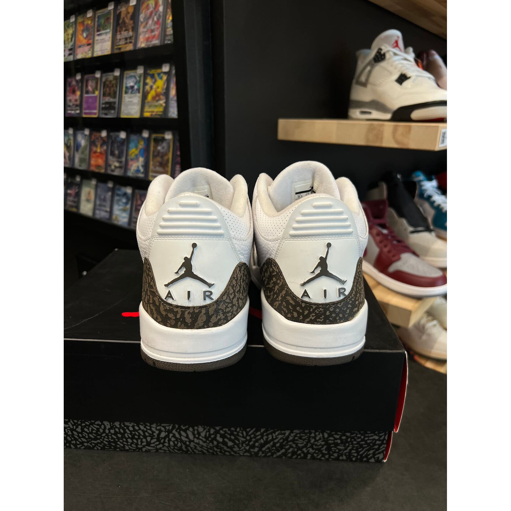 Jordan Jordan 3 Retro Mocha (2018) Size 10.5, PREOWNED