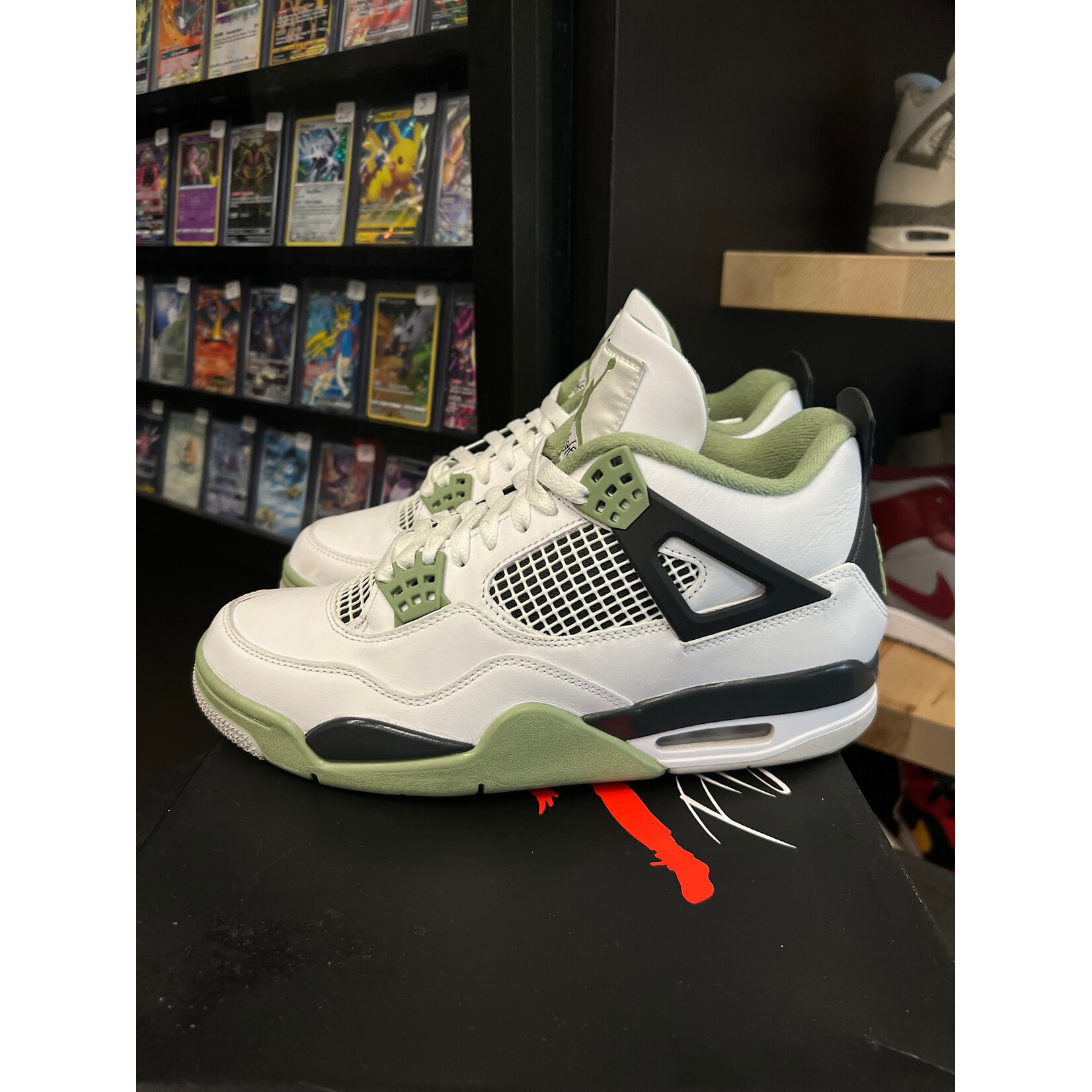 Jordan Jordan 4 Retro Seafoam (Women's) Size 10W, PREOWNED