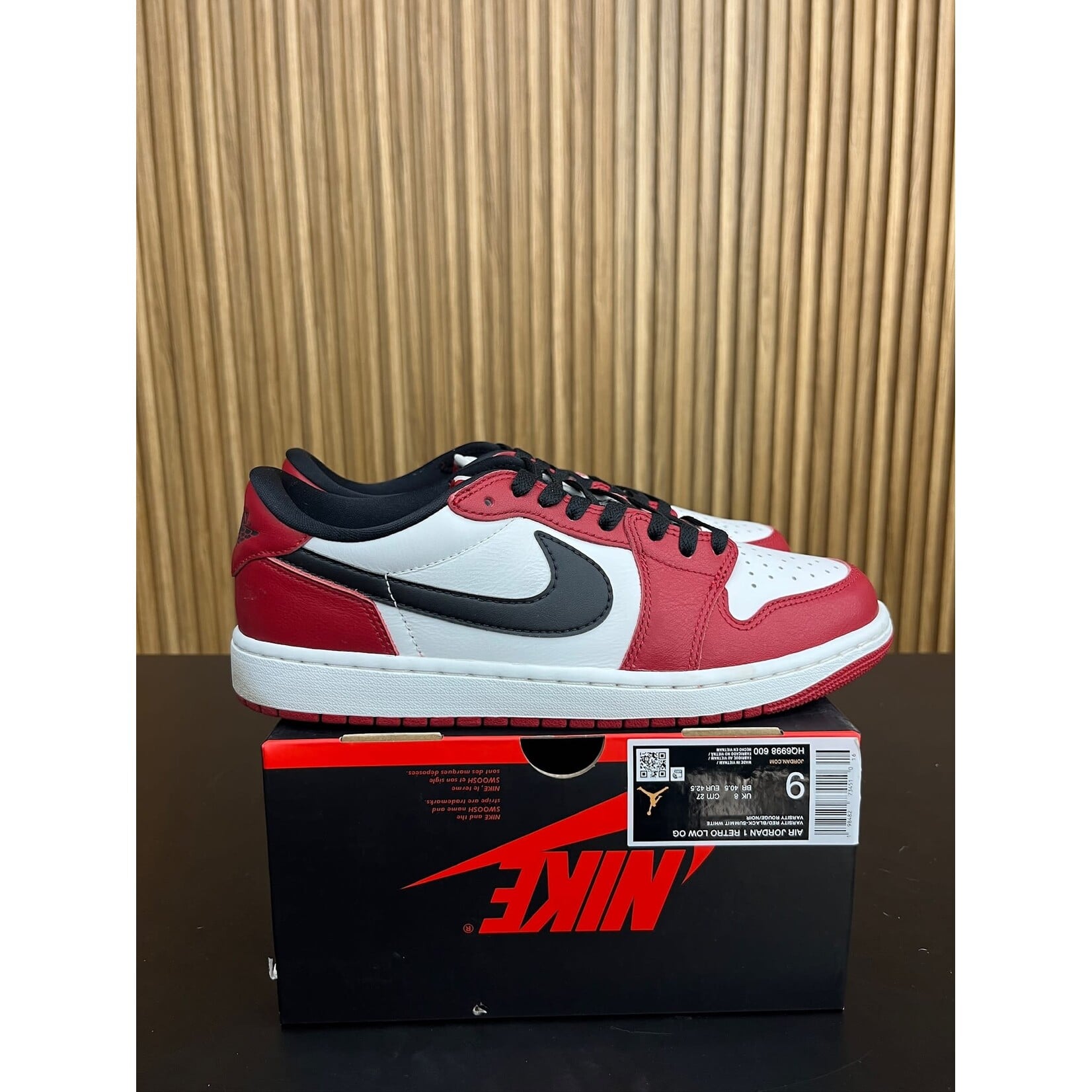 Jordan Jordan 1 Retro Low OG Chicago (2025) Size 9, PREOWNED NO TOP LID