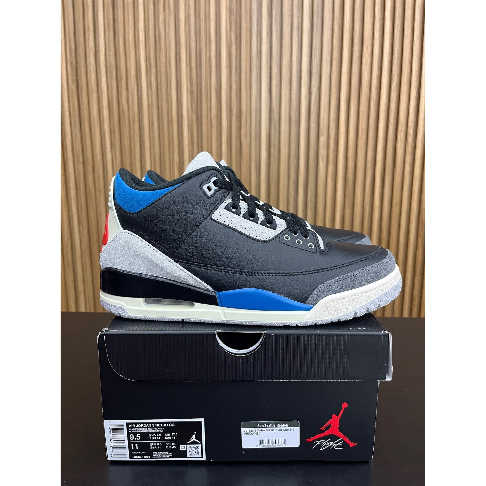Jordan Jordan 3 Retro OG Rare Air Size 9.5, PREOWNED
