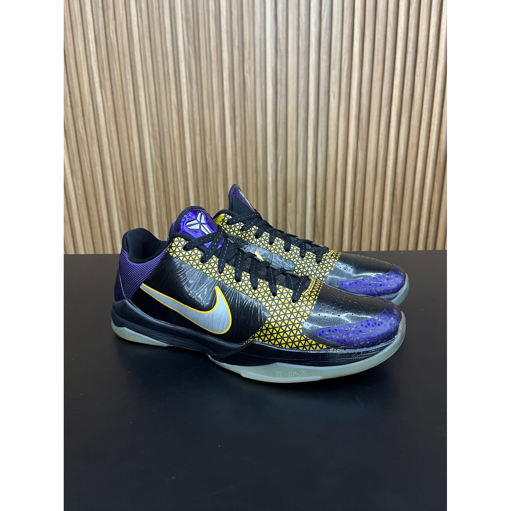 Nike Nike Kobe 5 POP Away Size 10.5, PREOWNED NO BOX