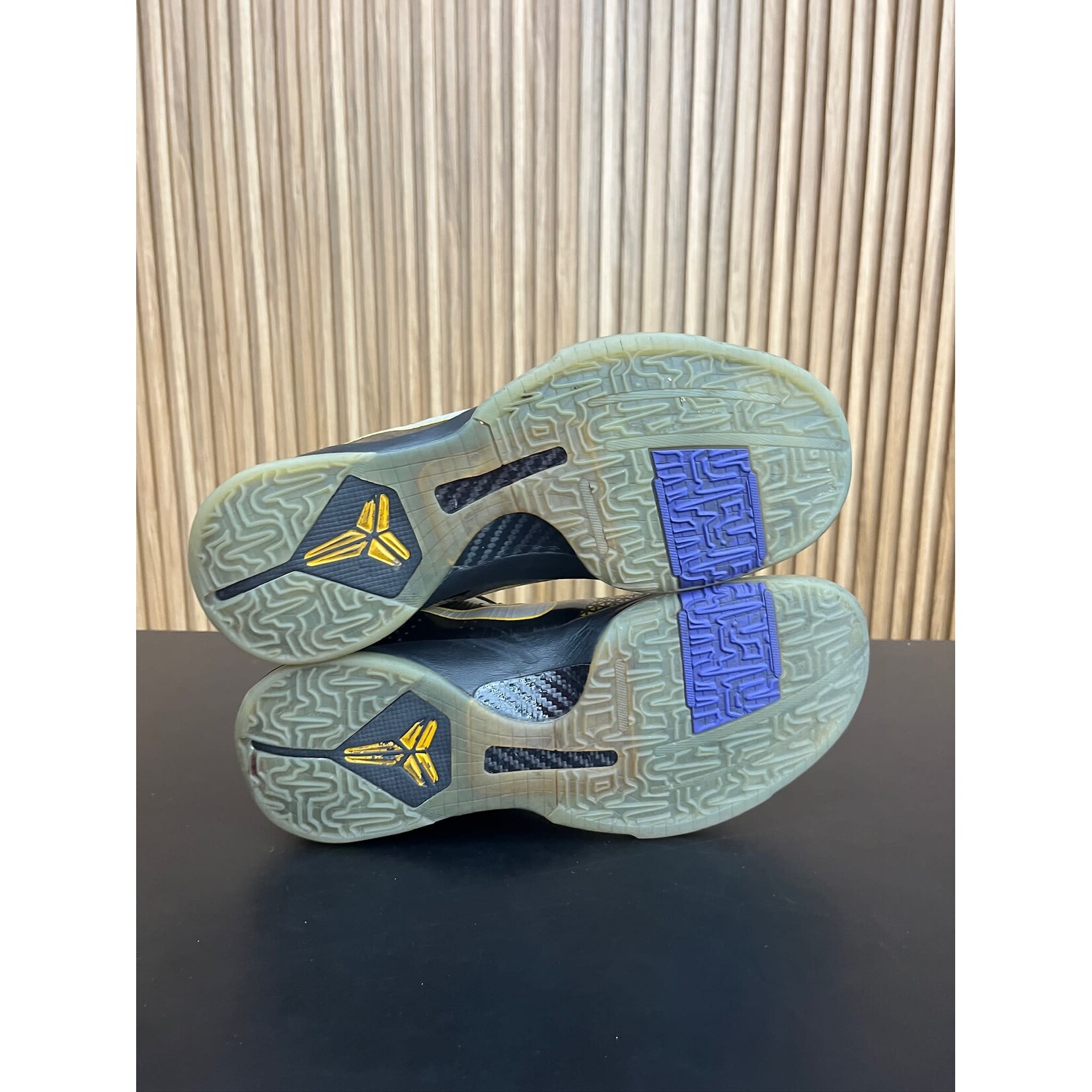 Nike Nike Kobe 5 POP Away Size 10.5, PREOWNED NO BOX