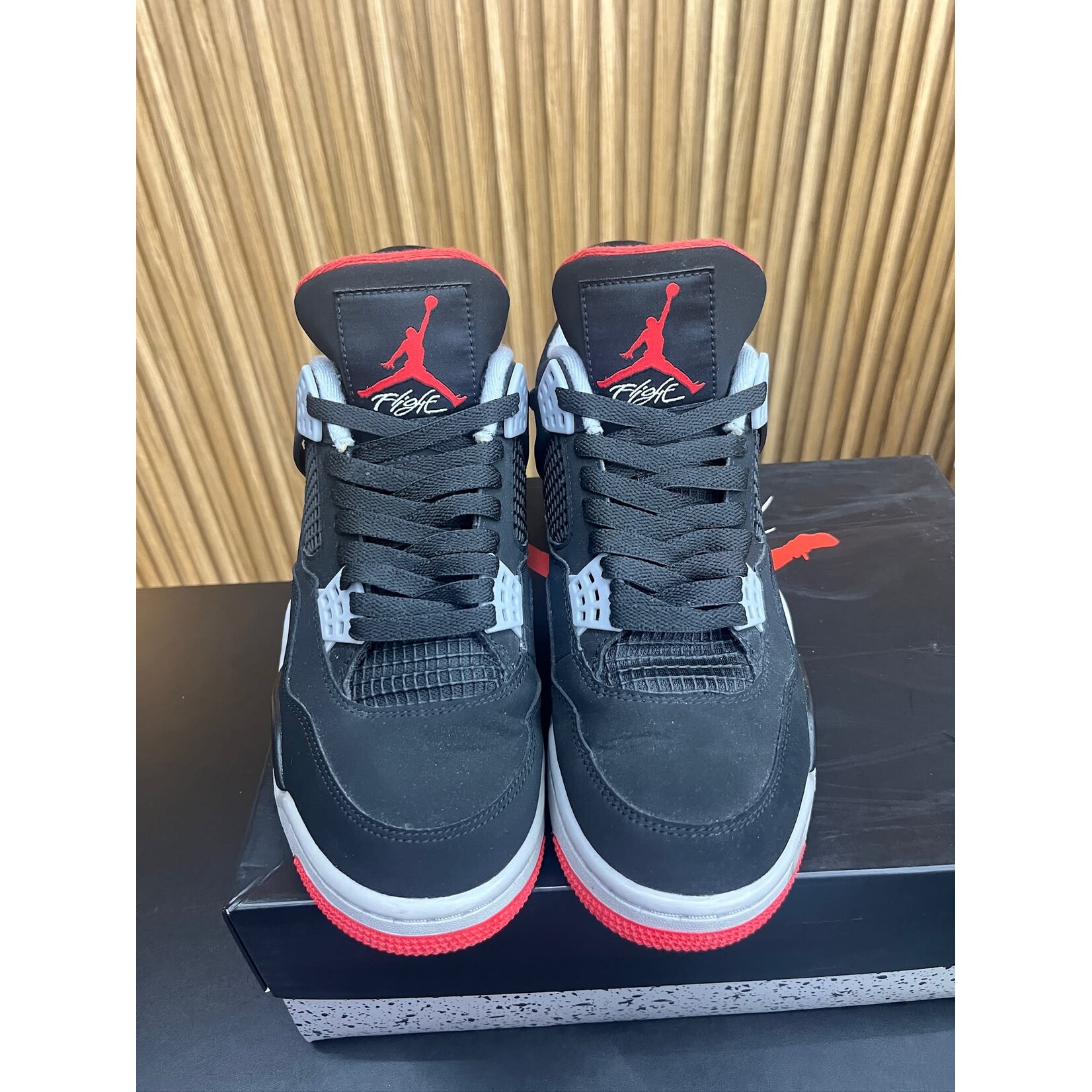 Jordan Jordan 4 Retro Bred (2019) Size 8, PREOWNED