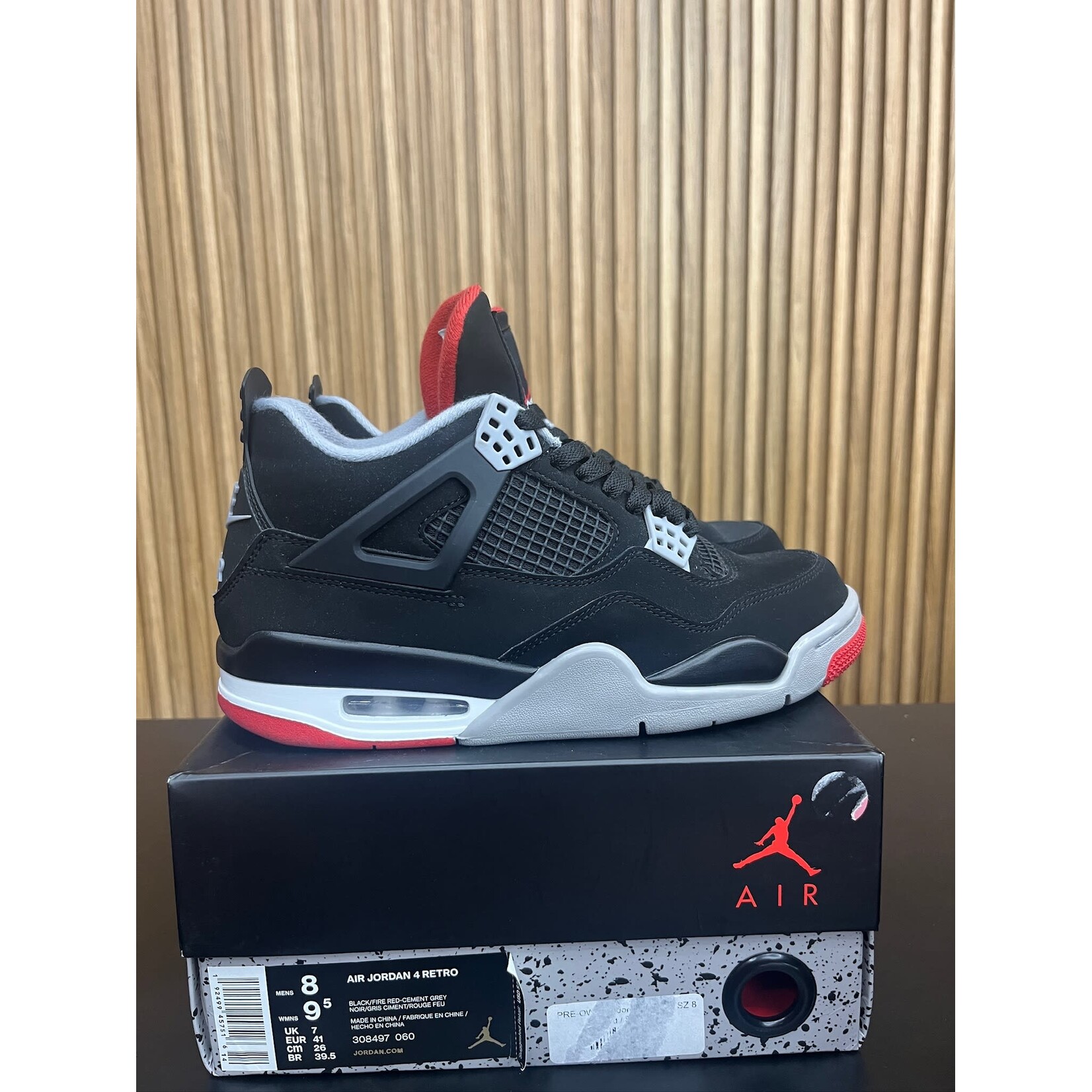 Jordan Jordan 4 Retro Bred (2019) Size 8, PREOWNED