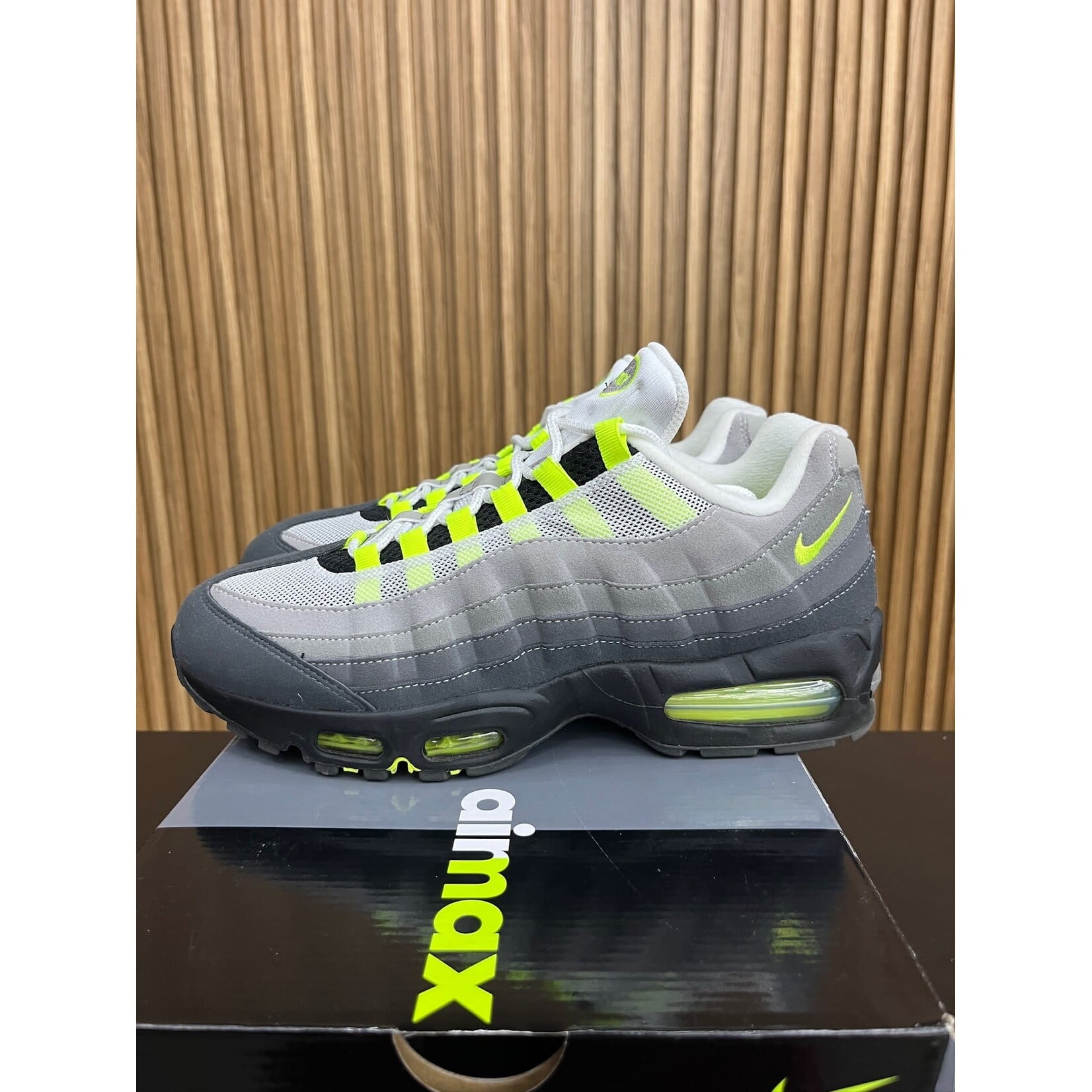 Nike Nike Air Max 95 OG Big Bubble Neon (2025/2026) Size 10, PREOWNED