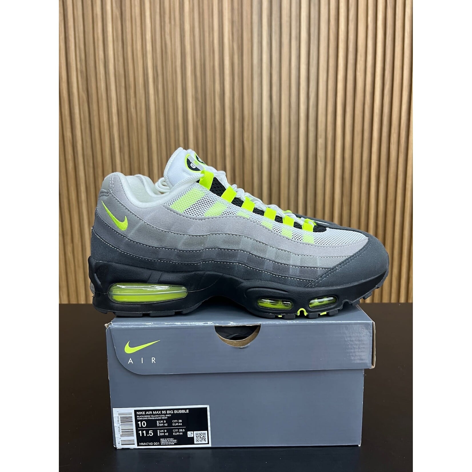 Nike Nike Air Max 95 OG Big Bubble Neon (2025/2026) Size 10, PREOWNED