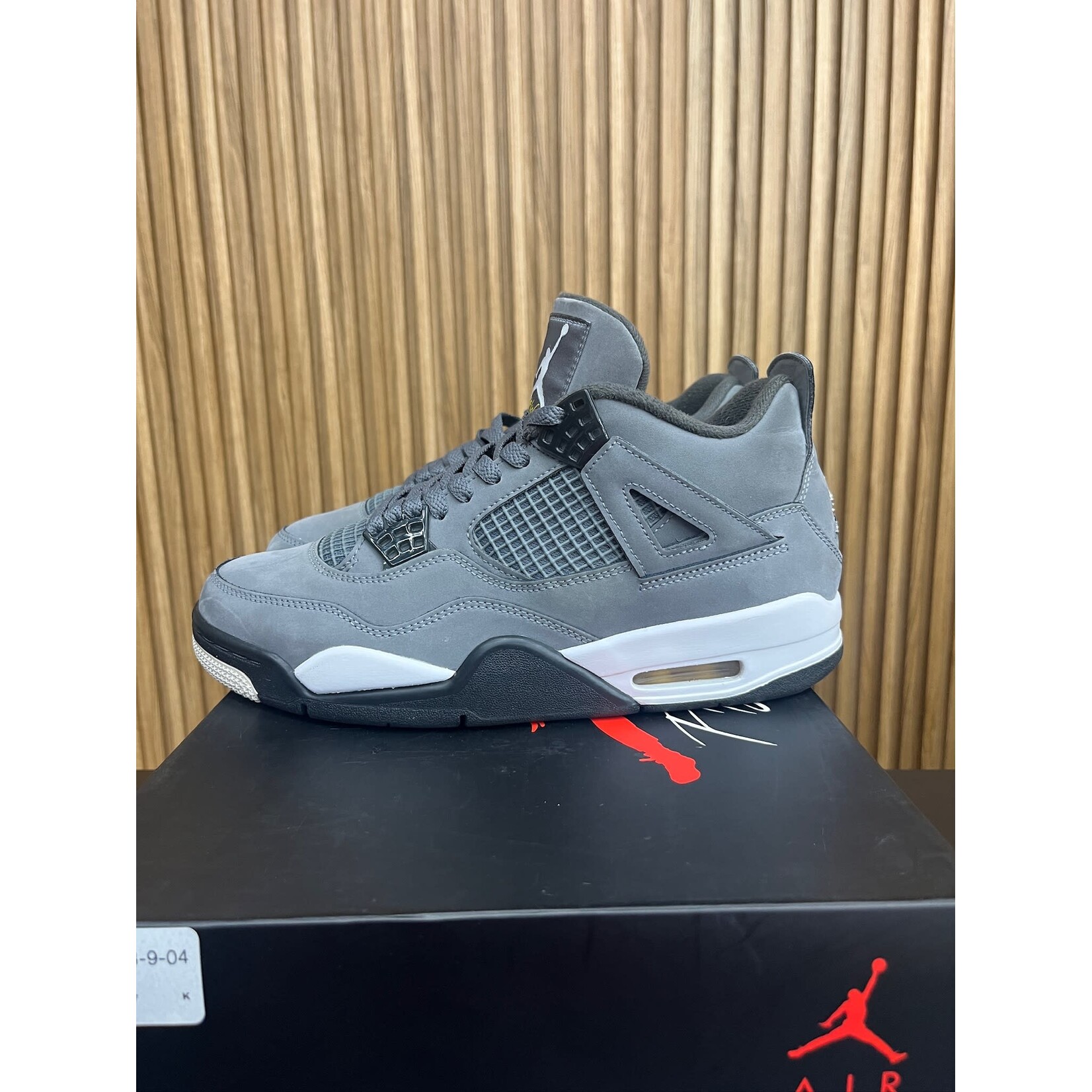 Jordan Jordan 4 Retro Cool Grey (2019) Size 8.5, PREOWNED