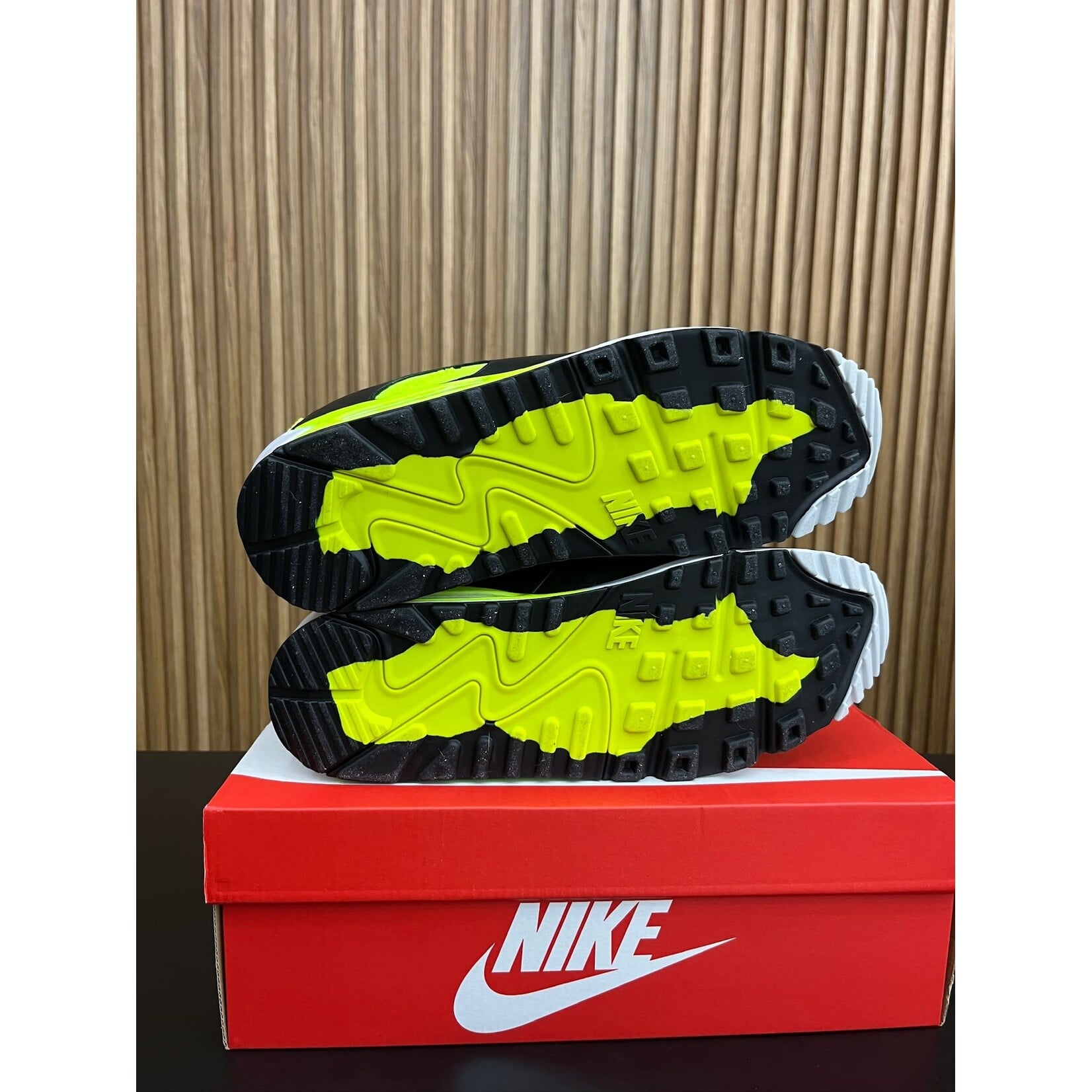 Nike Nike Air Max 90 Gore-Tex Summit White Volt Black Cool Grey Size 11, PREOWNED