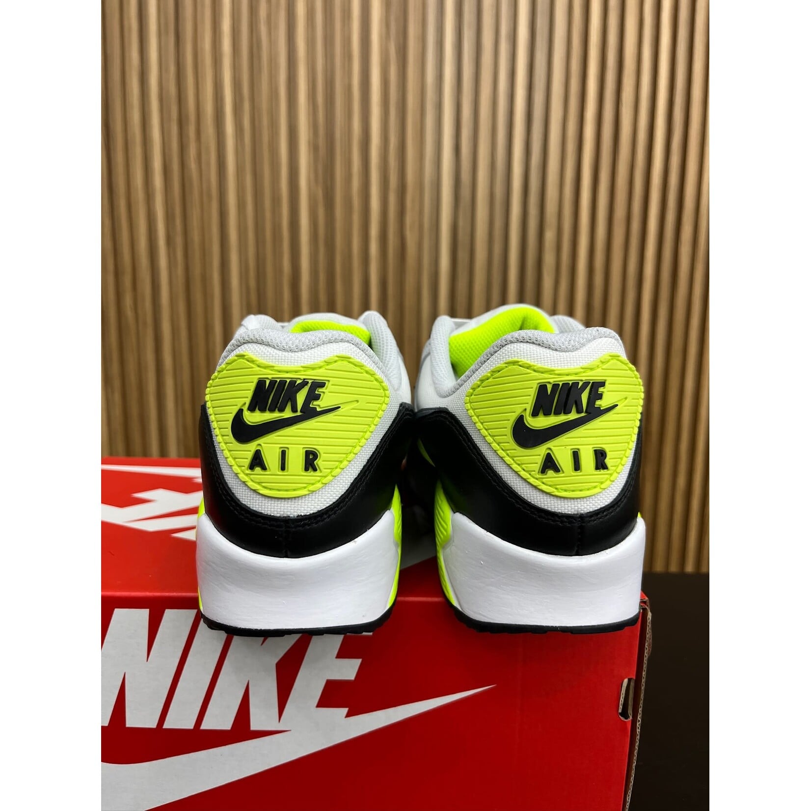 Nike Nike Air Max 90 Gore-Tex Summit White Volt Black Cool Grey Size 11, PREOWNED