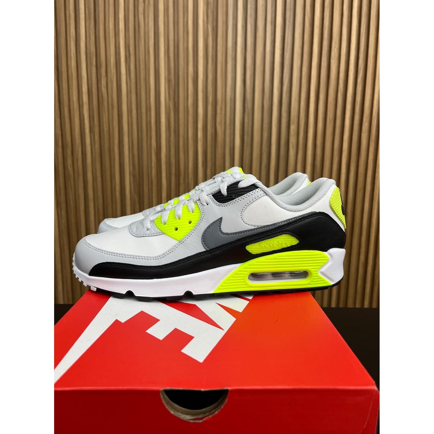 Nike Nike Air Max 90 Gore-Tex Summit White Volt Black Cool Grey Size 11, PREOWNED