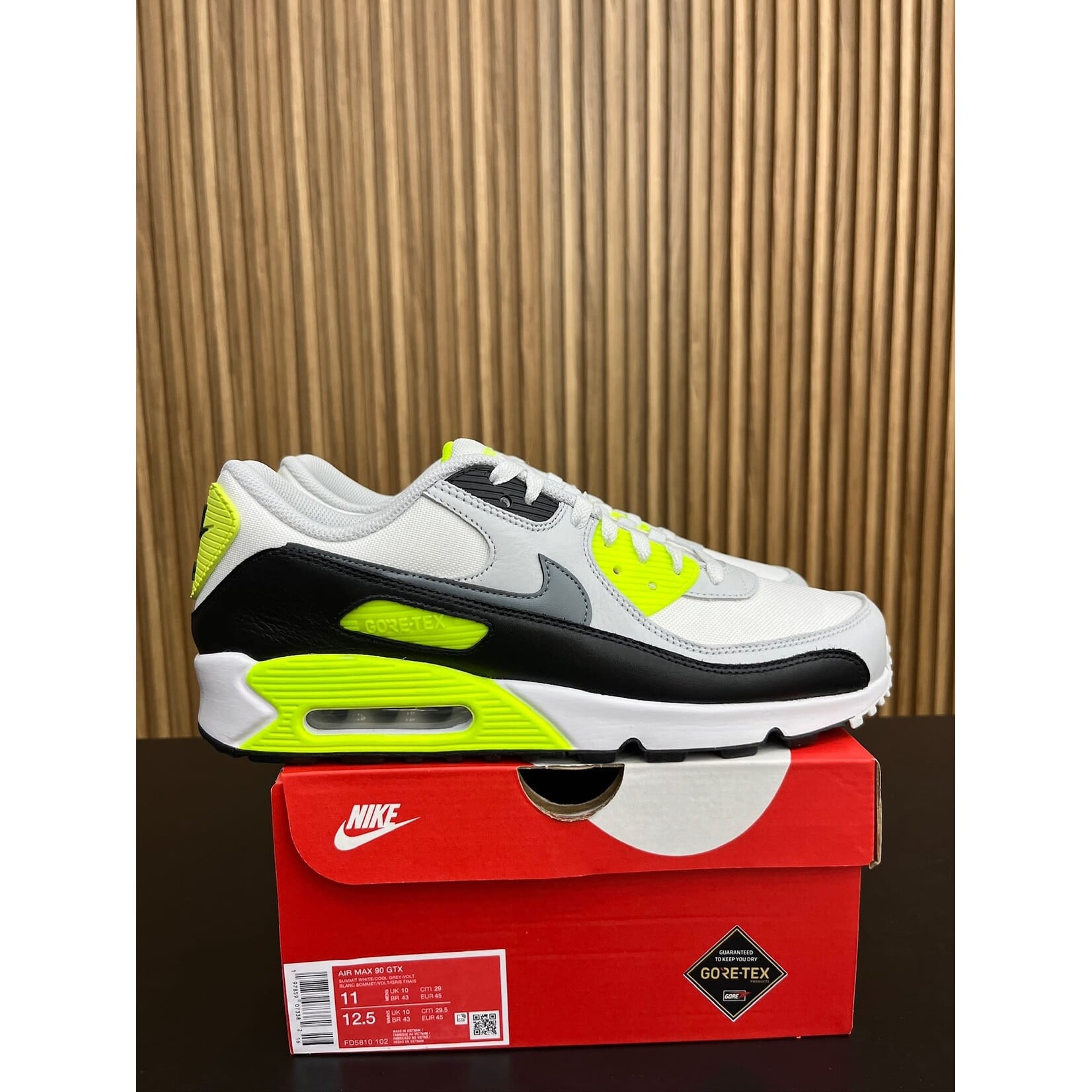 Nike Nike Air Max 90 Gore-Tex Summit White Volt Black Cool Grey Size 11, PREOWNED