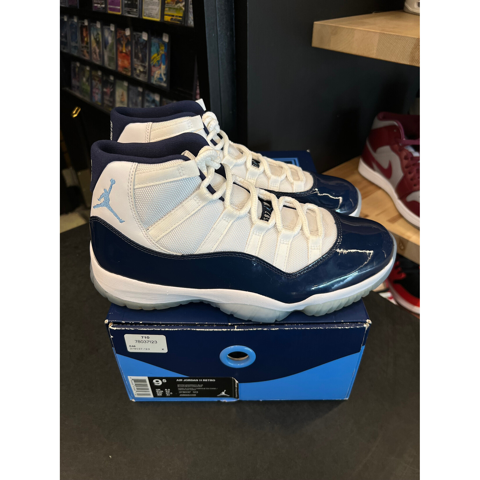 Jordan Jordan 11 Retro UNC Win Like 82 Size 9.5, PREOWNED PADS