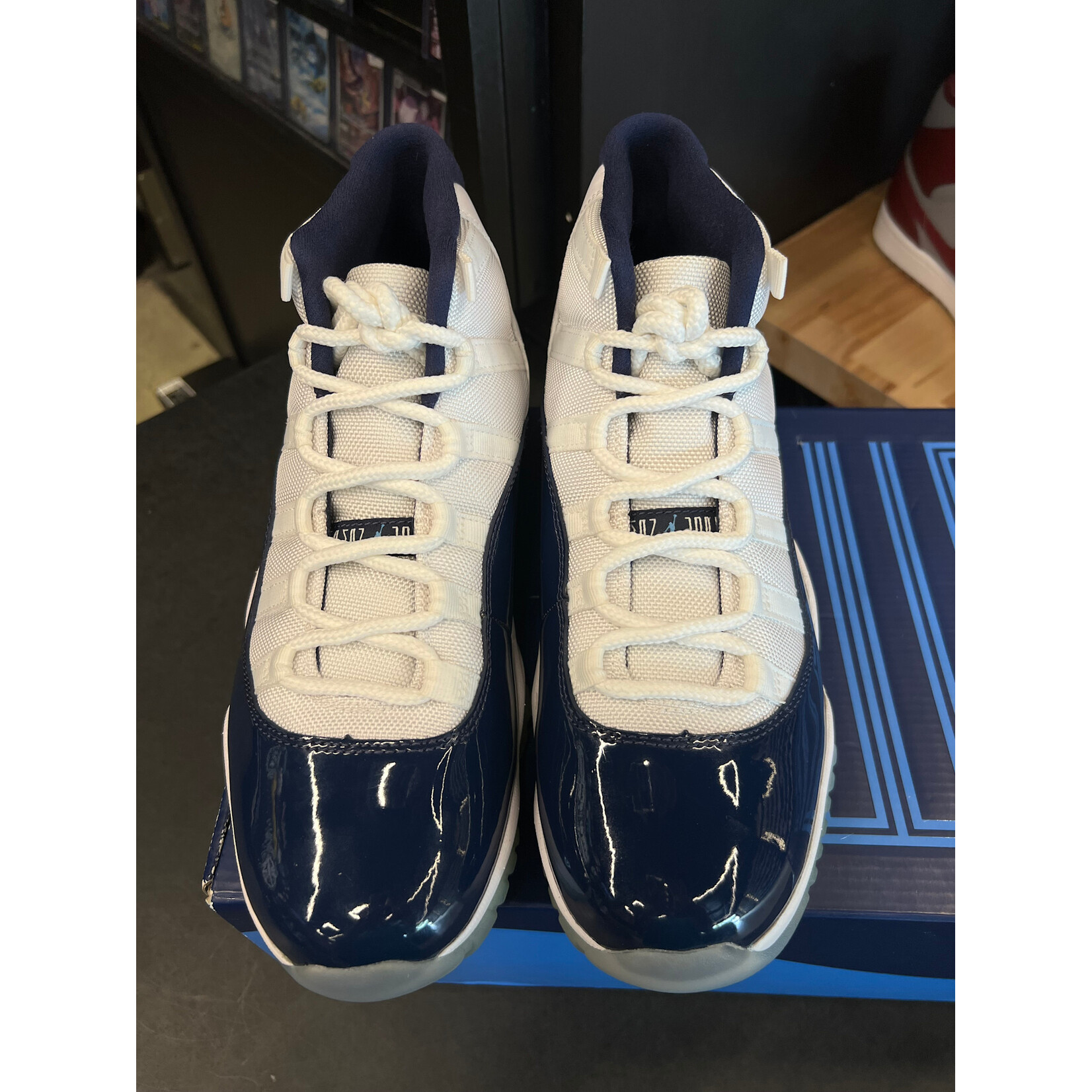 Jordan Jordan 11 Retro UNC Win Like 82 Size 9.5, PREOWNED PADS