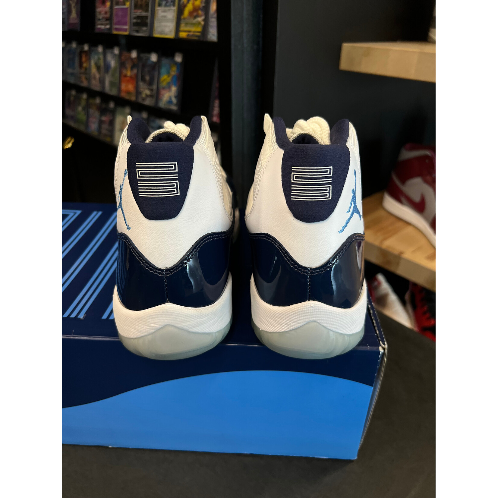 Jordan Jordan 11 Retro UNC Win Like 82 Size 9.5, PREOWNED PADS