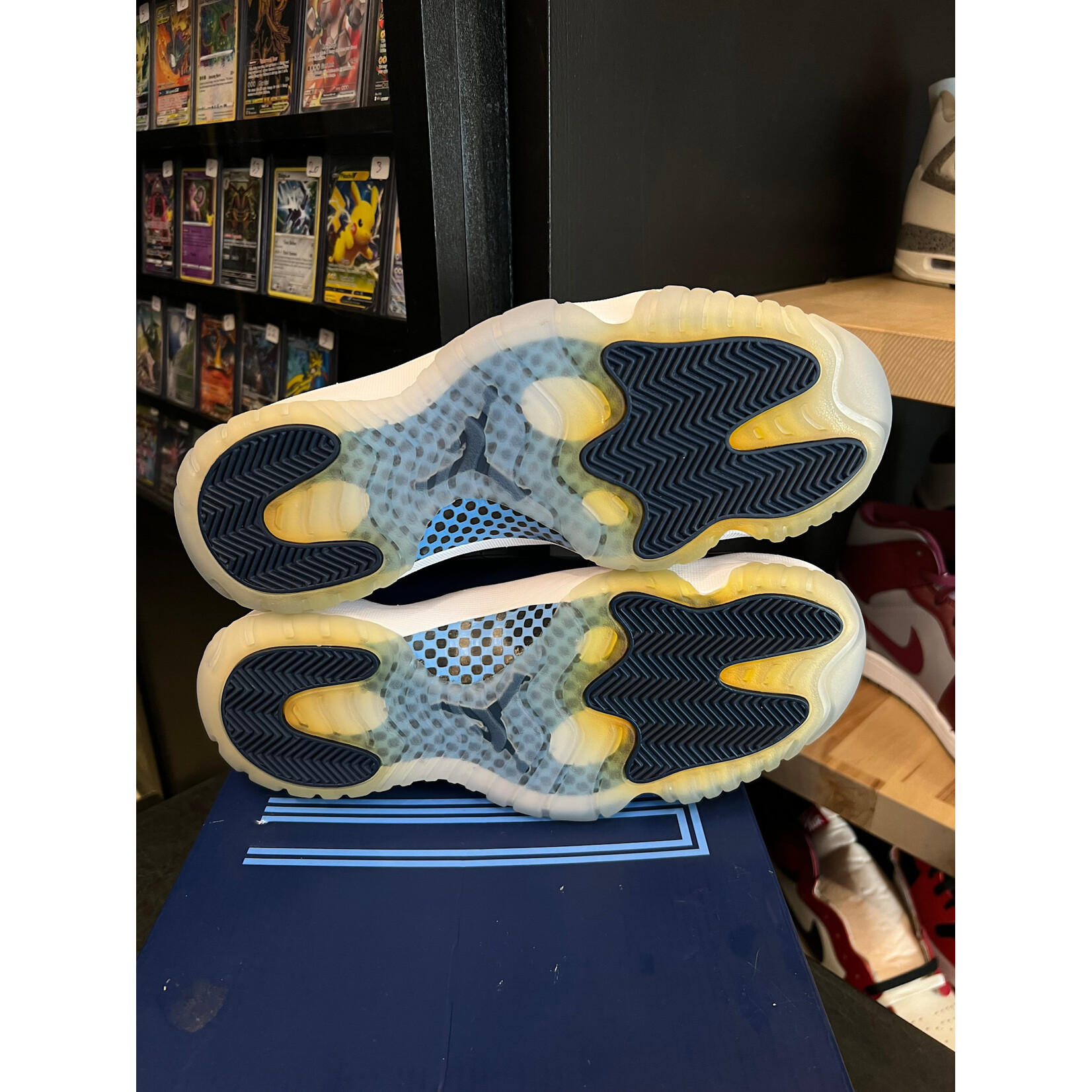 Jordan Jordan 11 Retro UNC Win Like 82 Size 9.5, PREOWNED PADS