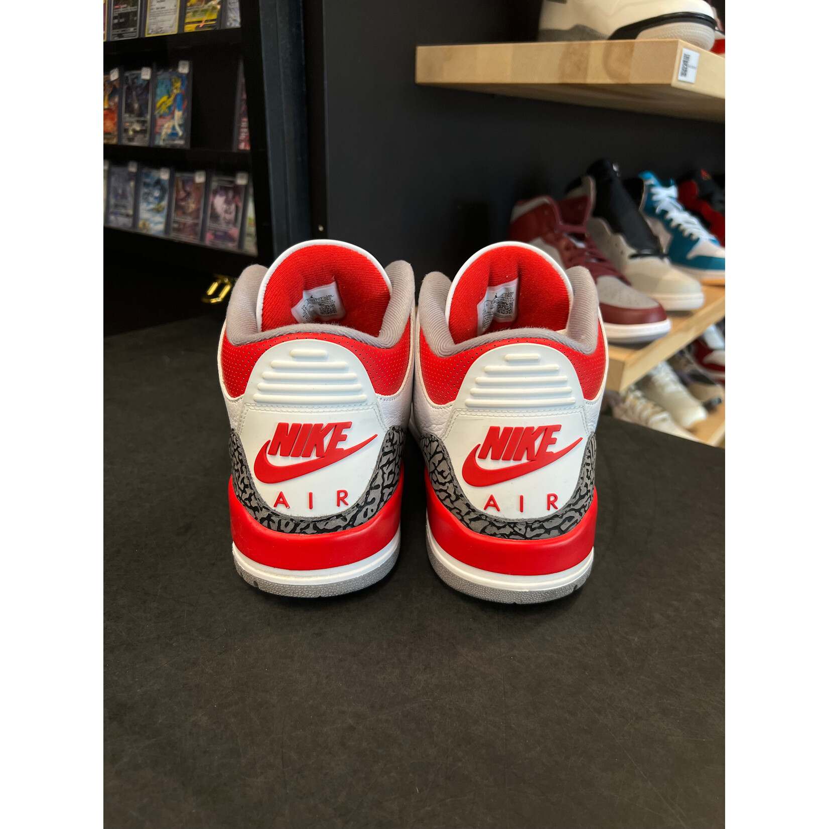Jordan Jordan 3 Retro Fire Red (2022) Size 13, PREOWNED