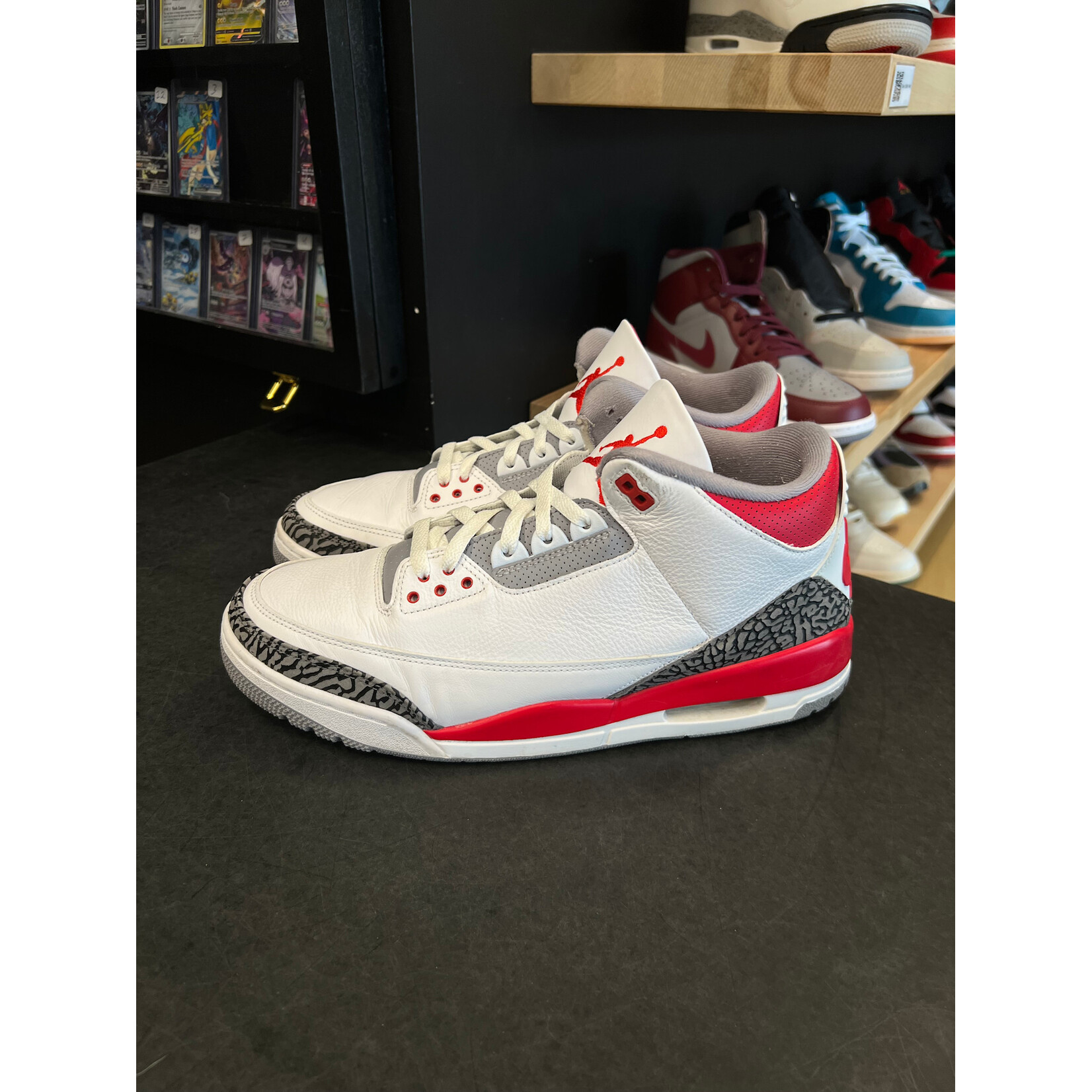 Jordan Jordan 3 Retro Fire Red (2022) Size 13, PREOWNED