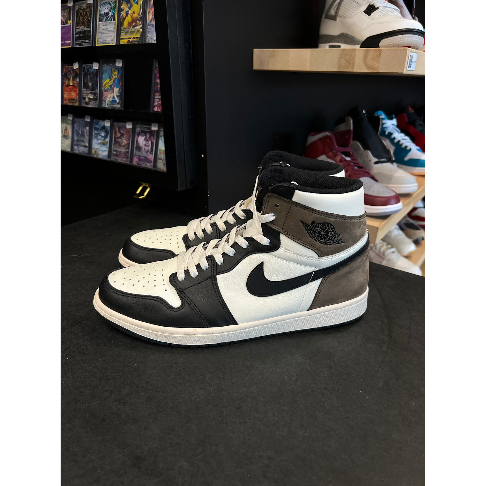 Jordan Jordan 1 Retro High Dark Mocha Size 13, PREOWNED