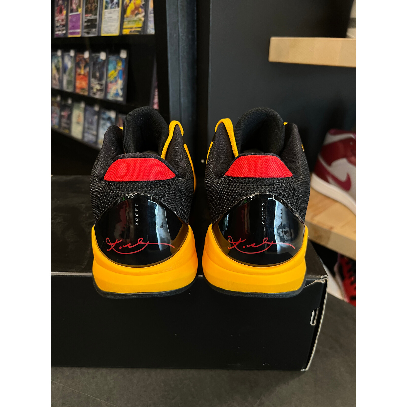 Nike Nike Kobe 5 Protro Bruce Lee Size 9, PREOWNED