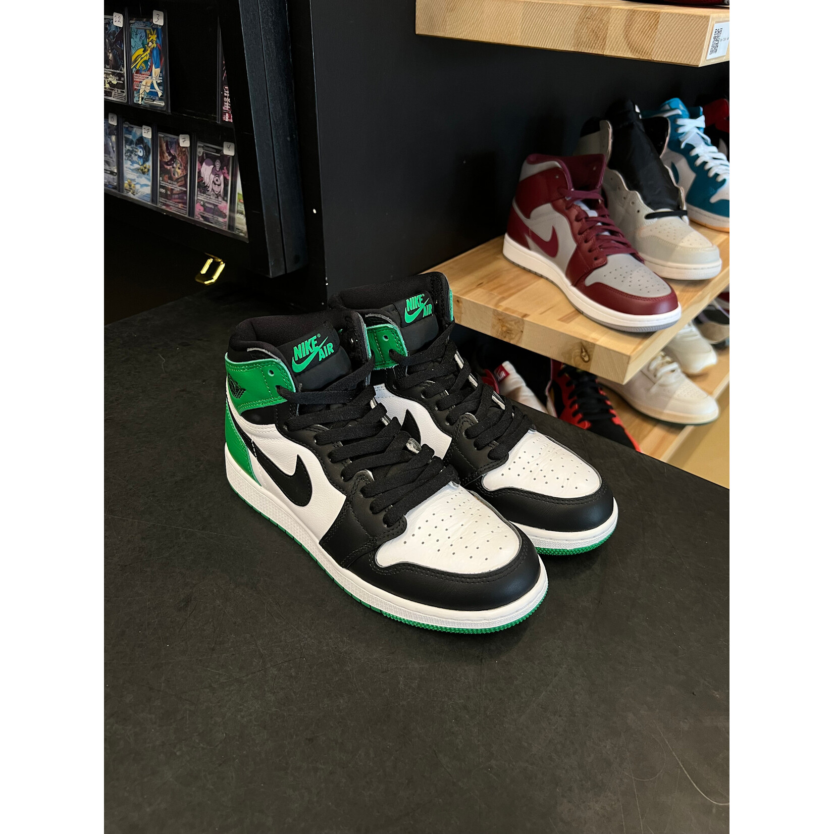 Jordan Jordan 1 Retro High OG Lucky Green (GS) Size 6.5, PREOWNED