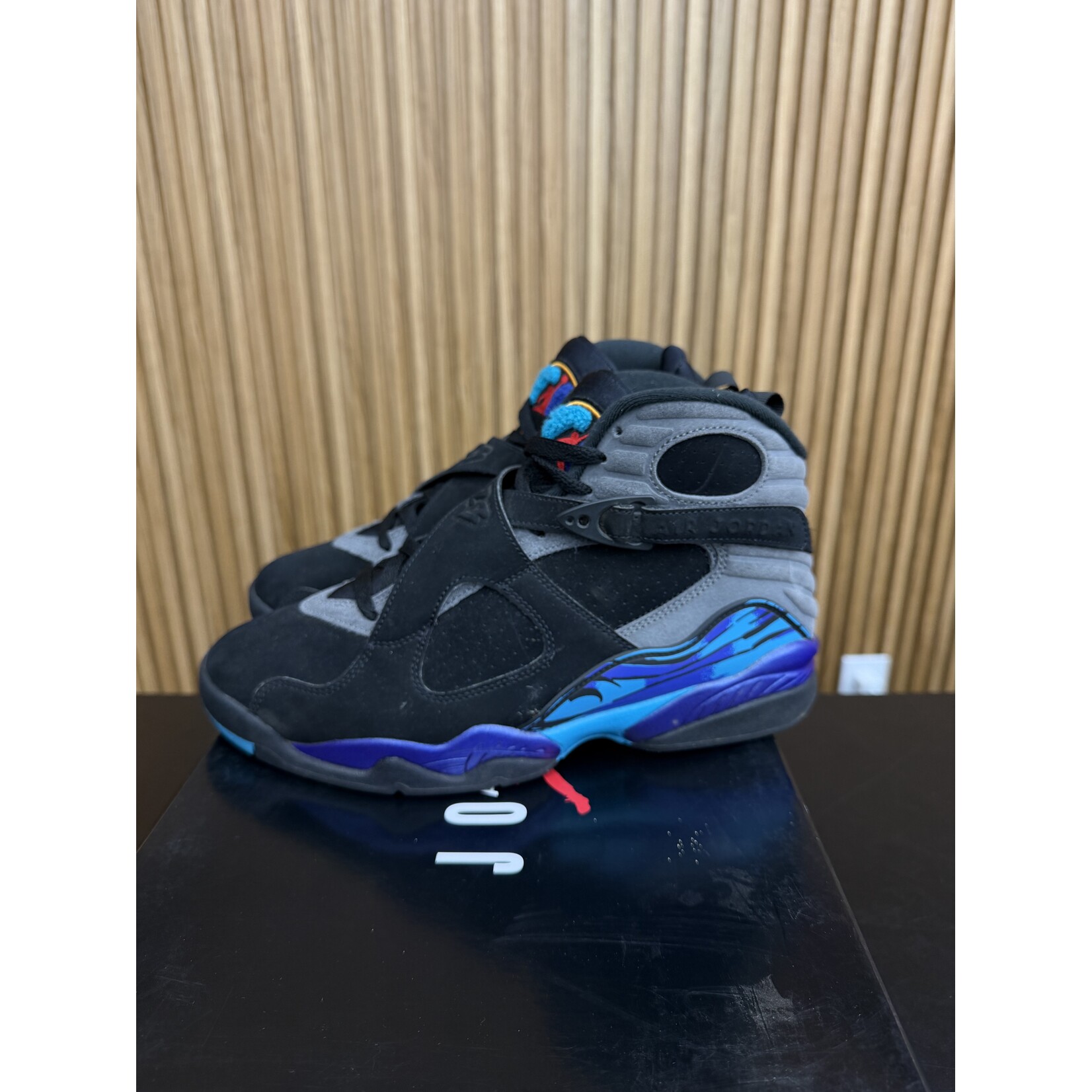 Jordan Jordan 8 Retro Aqua (2025) Size 9, PREOWNED