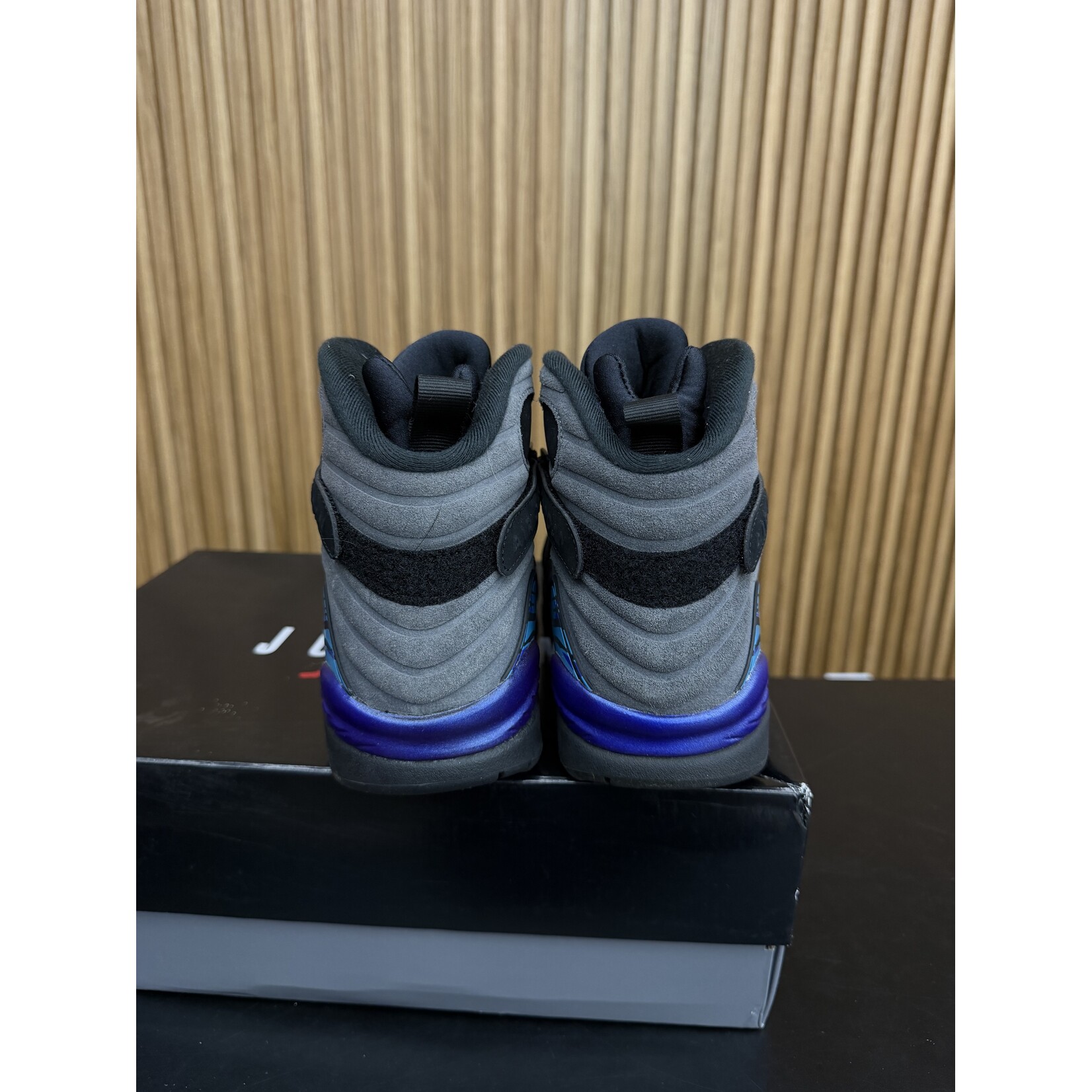 Jordan Jordan 8 Retro Aqua (2025) Size 9, PREOWNED