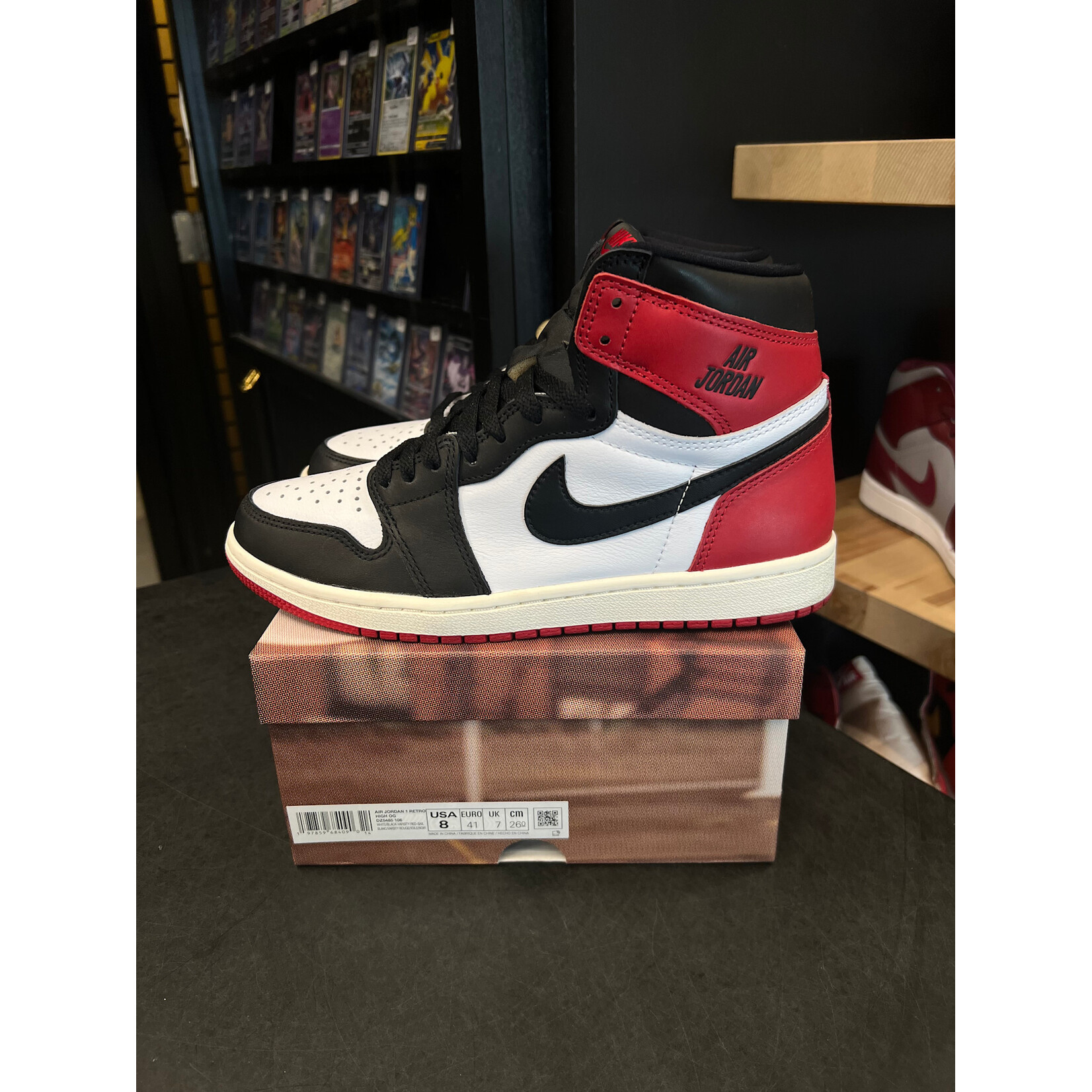 Jordan Jordan 1 Retro High OG Black Toe Reimagined Size 8, PREOWNED