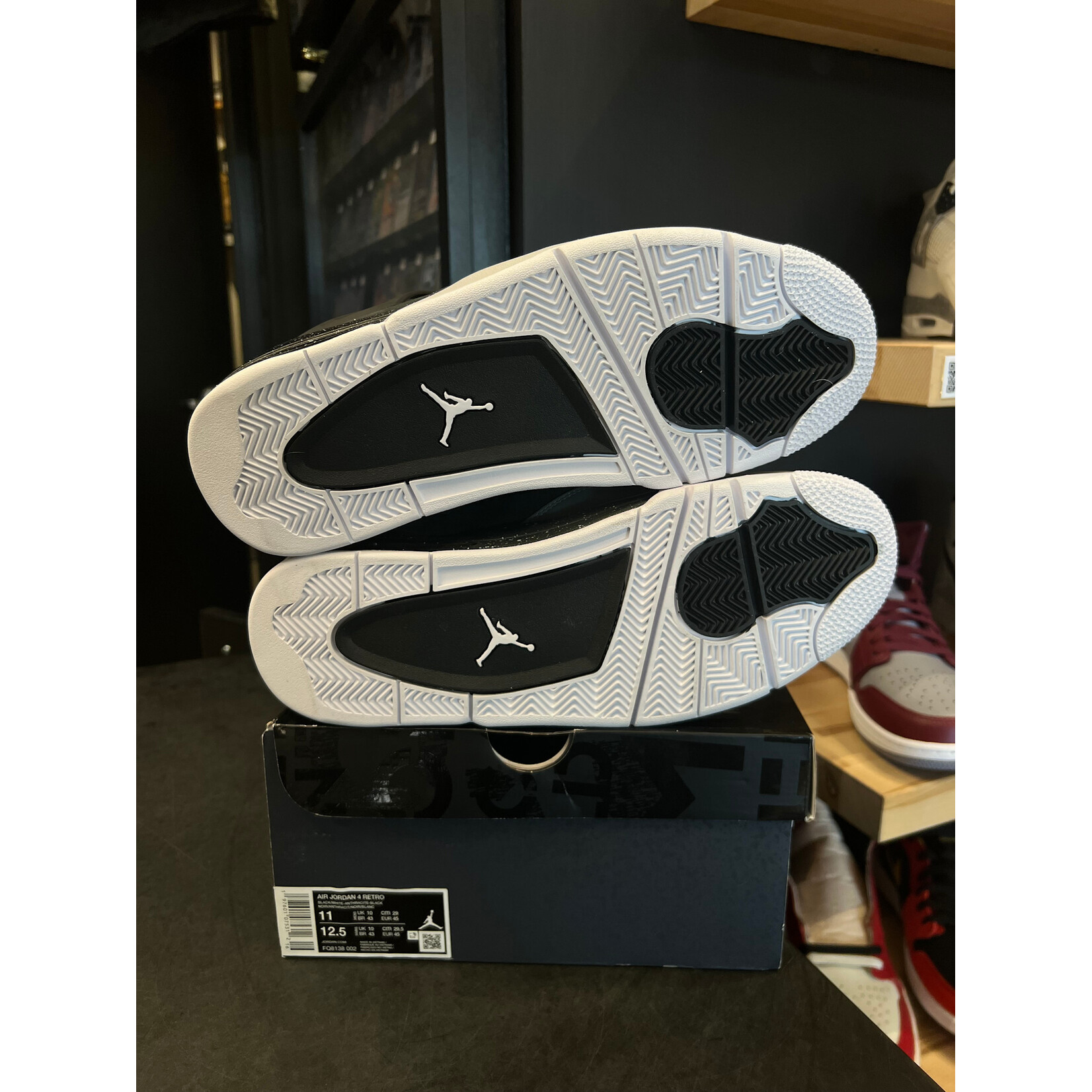 Jordan Jordan 4 Retro Fear (2024) Size 11, PREOWNED