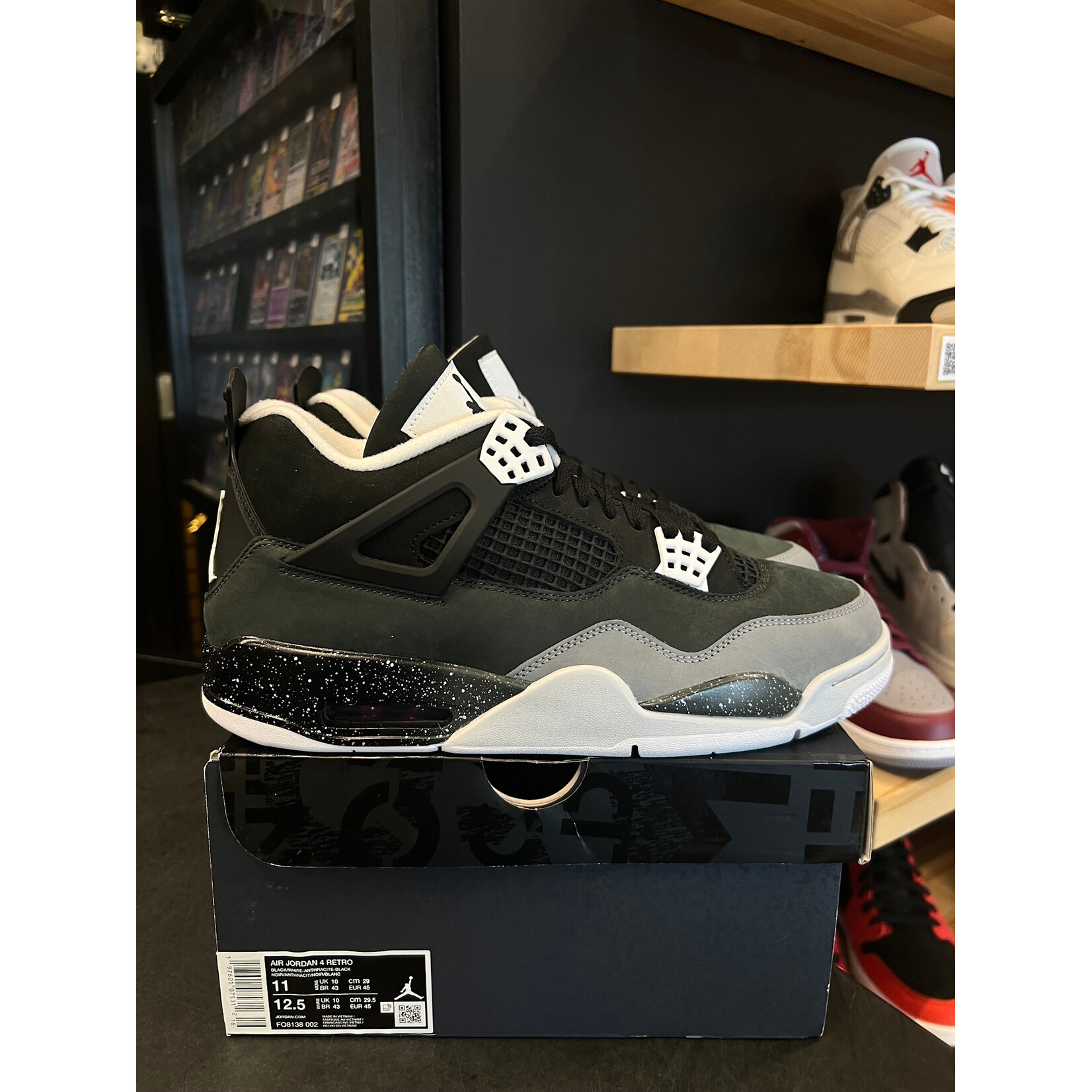 Jordan Jordan 4 Retro Fear (2024) Size 11, PREOWNED