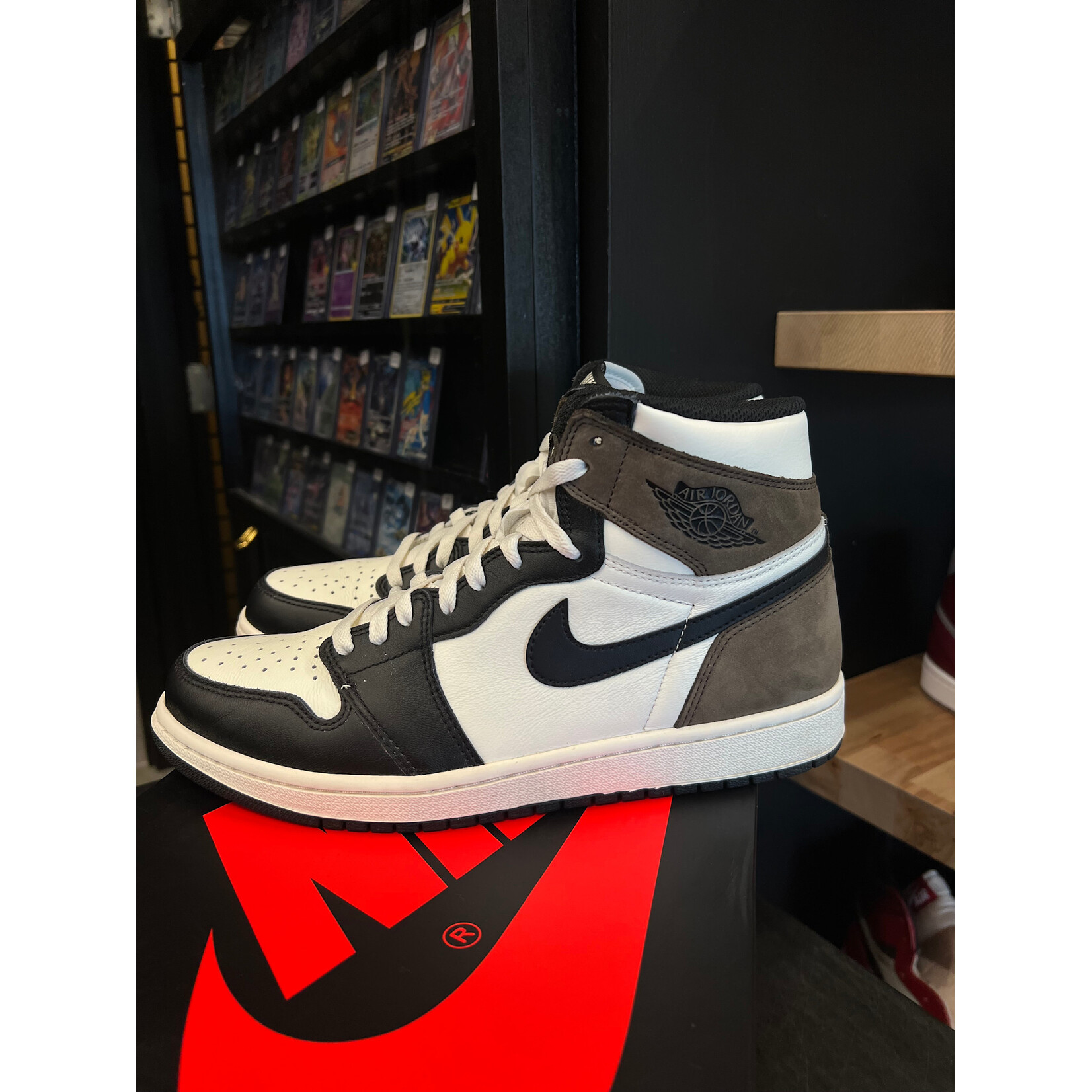 Jordan Jordan 1 Retro High Dark Mocha Size 10.5, PREOWNED VNDS