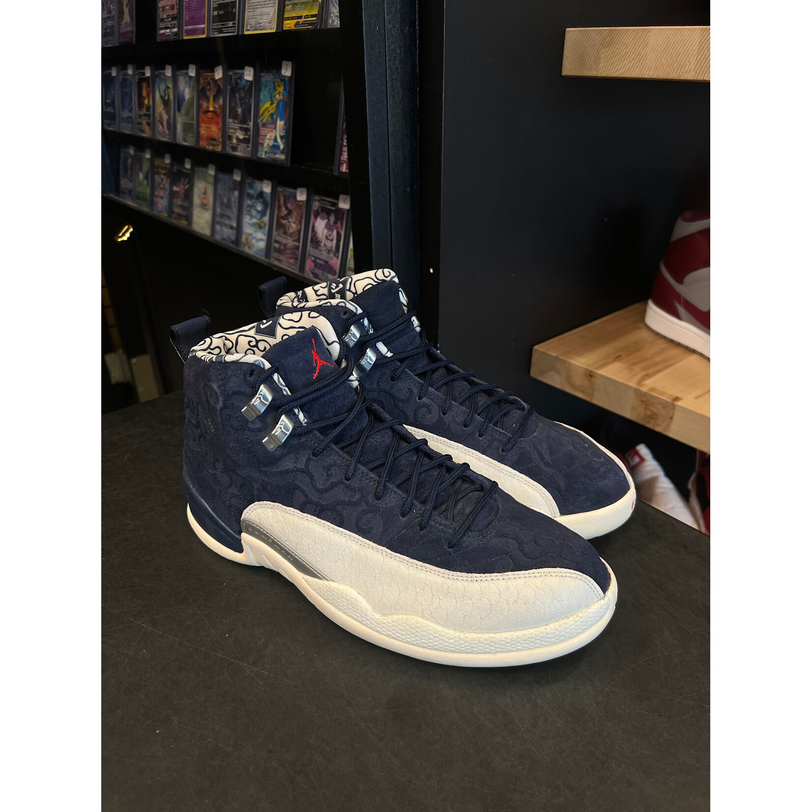 Jordan Jordan 12 Retro International Flight Size 9, PREOWNED NO BOX