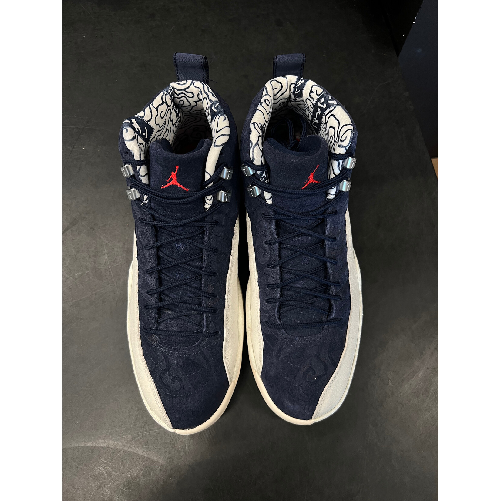 Jordan Jordan 12 Retro International Flight Size 9, PREOWNED NO BOX