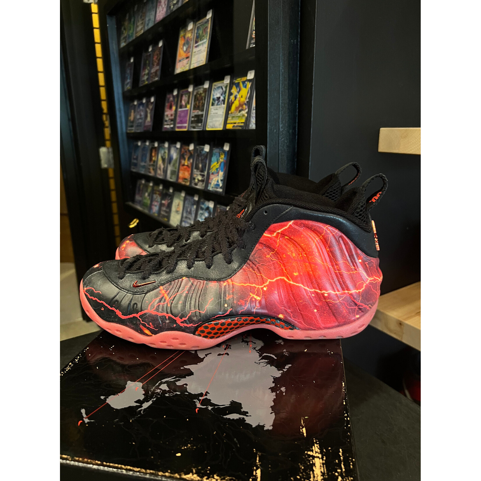 Nike Nike Air Foamposite One Stranger Things Size 10, PREOWNED