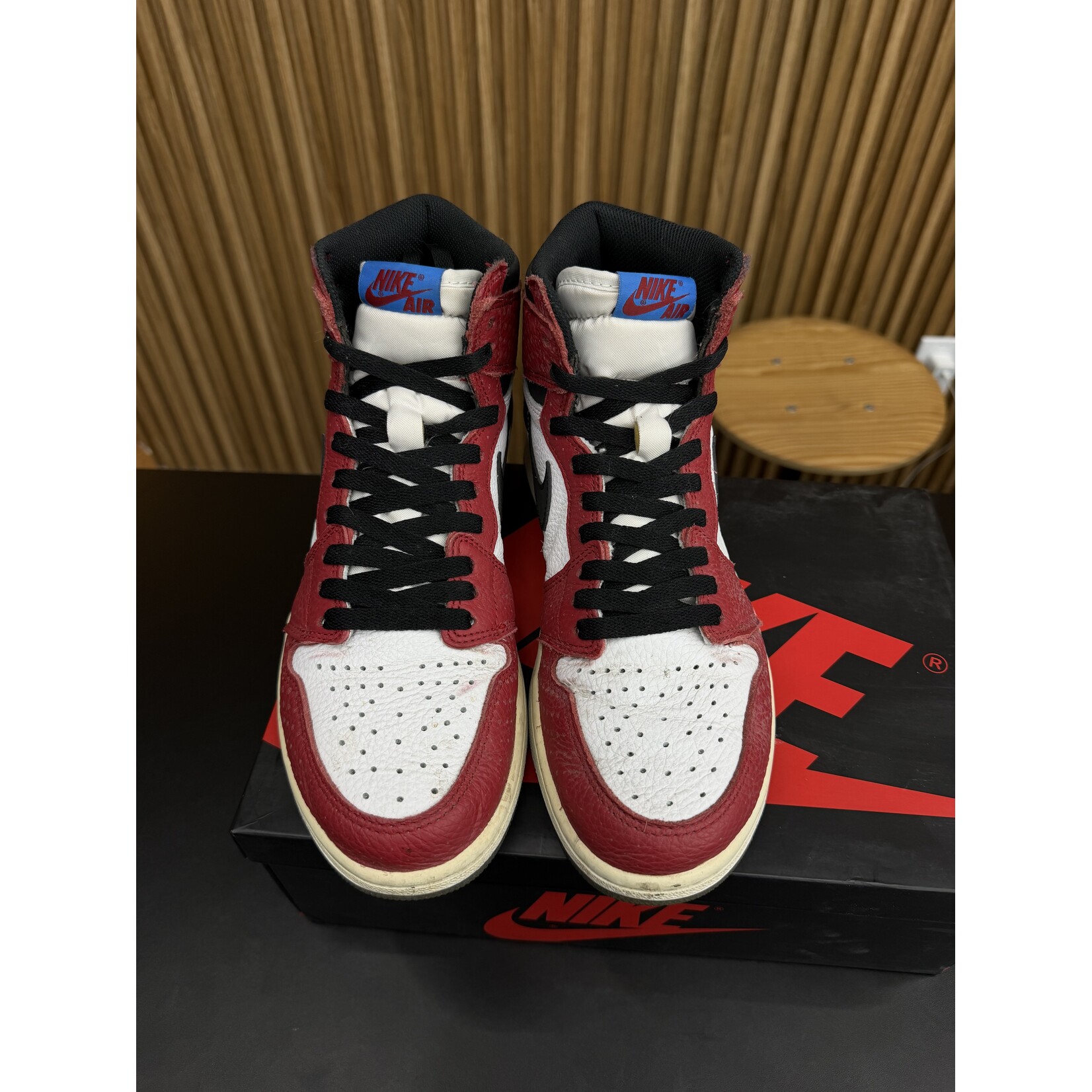 Jordan Jordan 1 Retro High Spider-Man Origin Story Size 9, PREOWNED