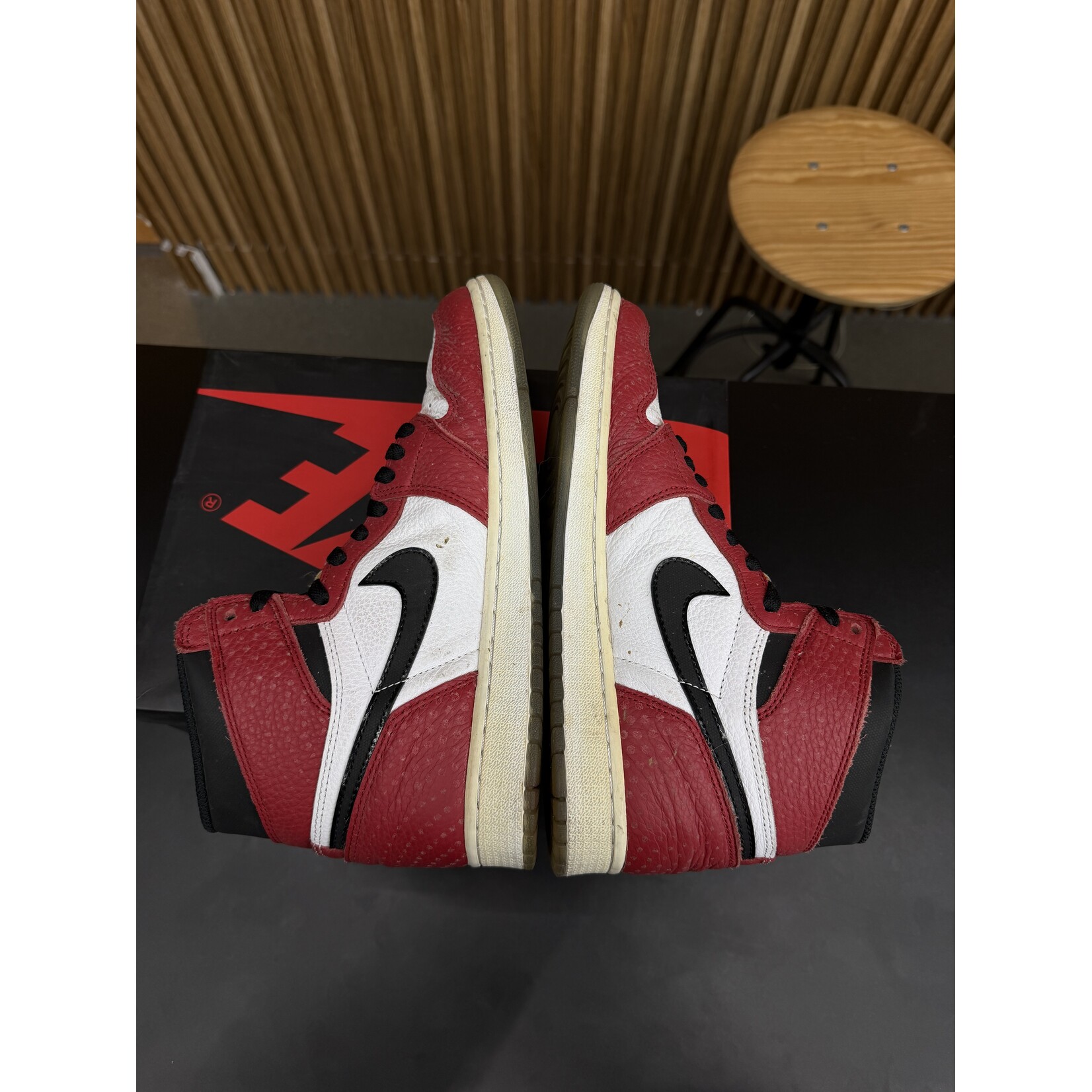 Jordan Jordan 1 Retro High Spider-Man Origin Story Size 9, PREOWNED