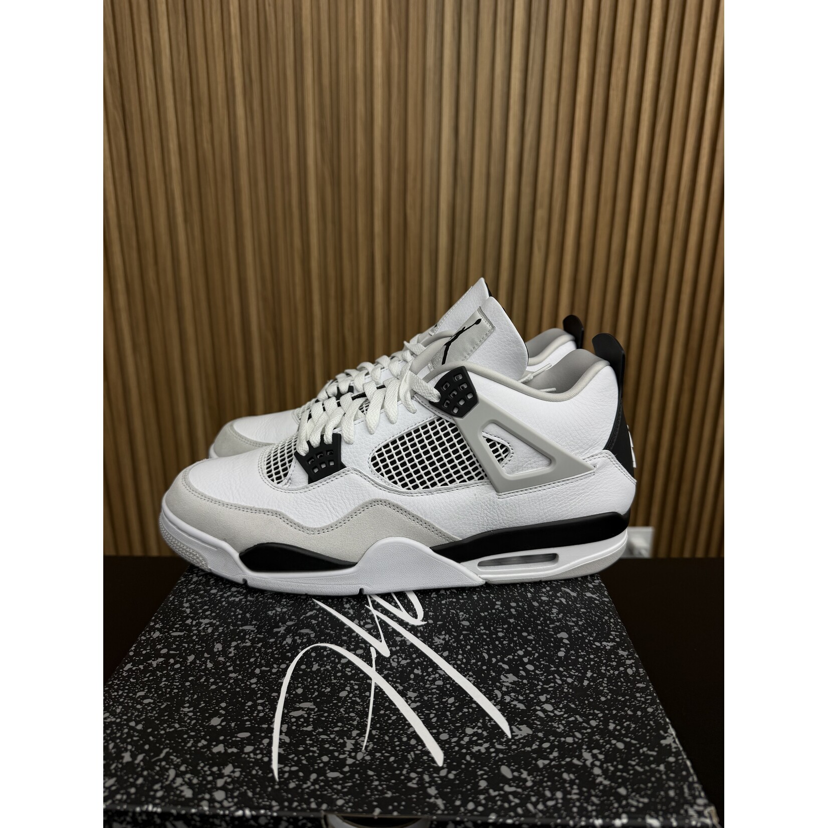 Jordan Jordan 4 Retro Military Black Size 13, PREOWNED