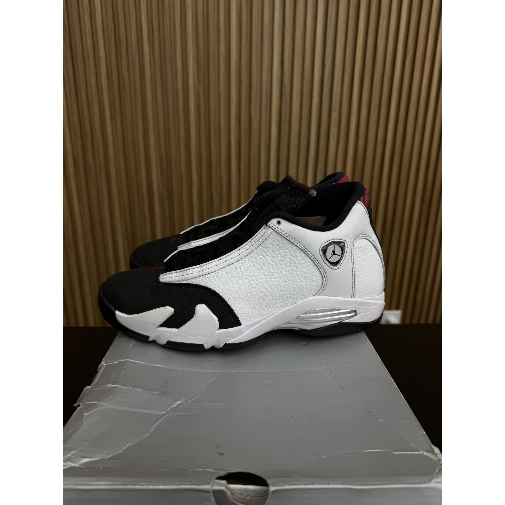 Jordan Jordan 14 Retro Black Toe (2024) Size 10.5, PREOWNED