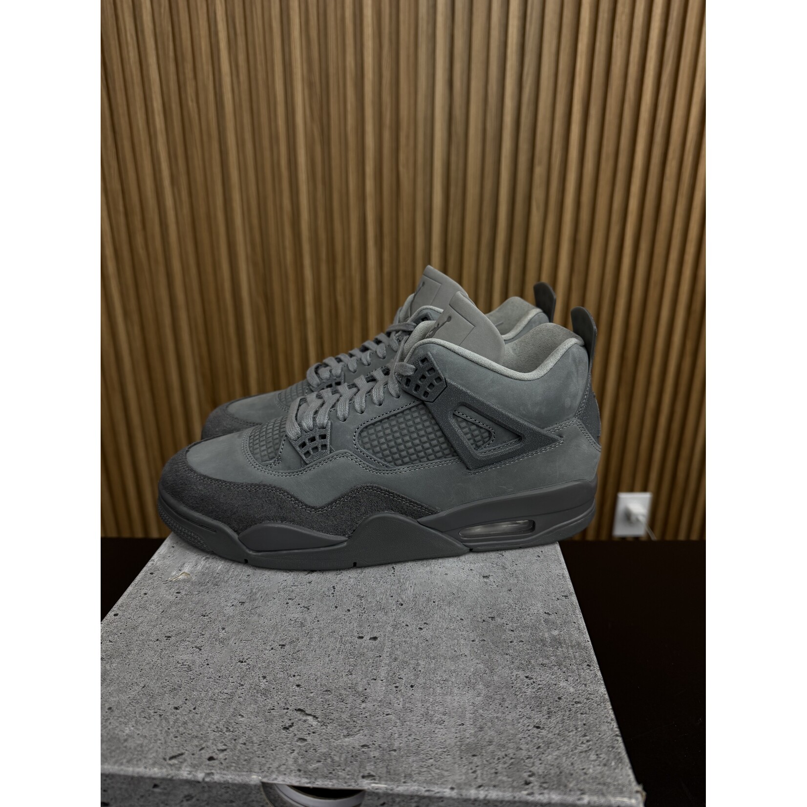 Jordan Jordan 4 Wet Cement Size 10, PREOWNED