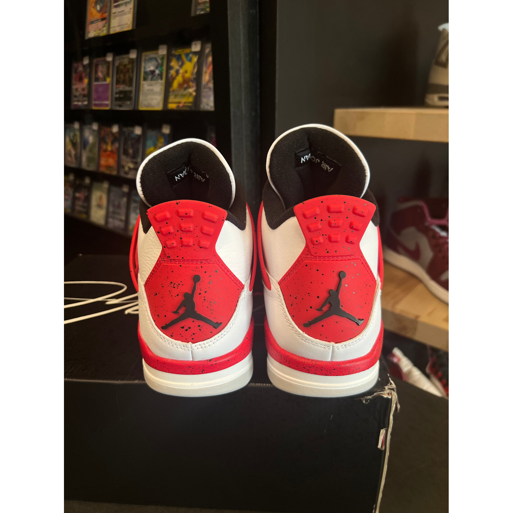 Jordan Jordan 4 Retro Red Cement Size 10.5, PREOWNED VNDS