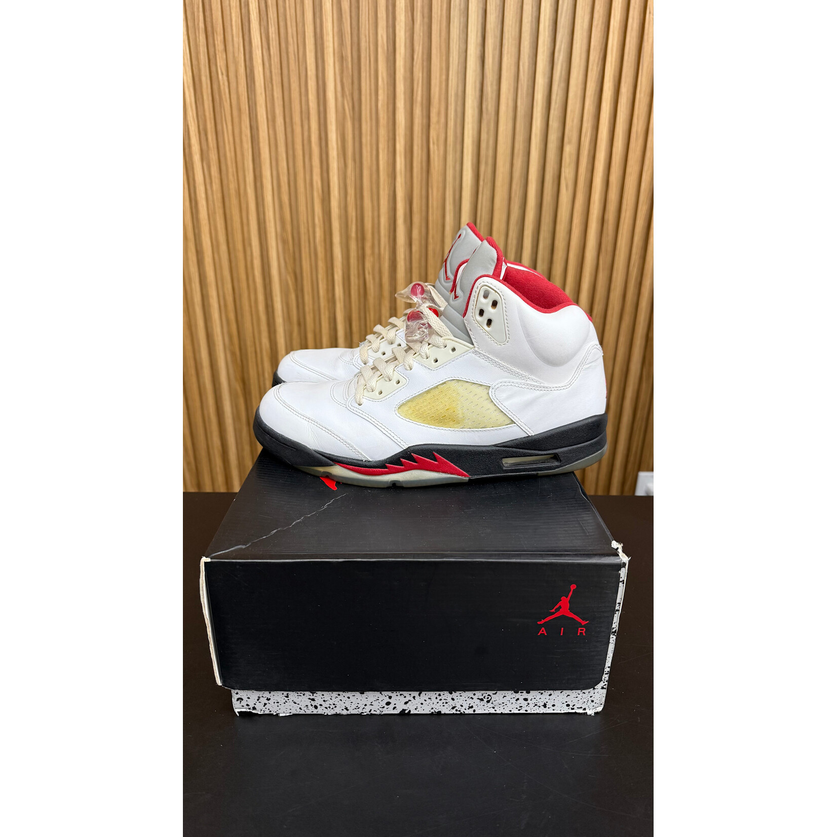 Jordan Jordan 5 Retro Fire Red (2013) Size 9.5, PREOWNED