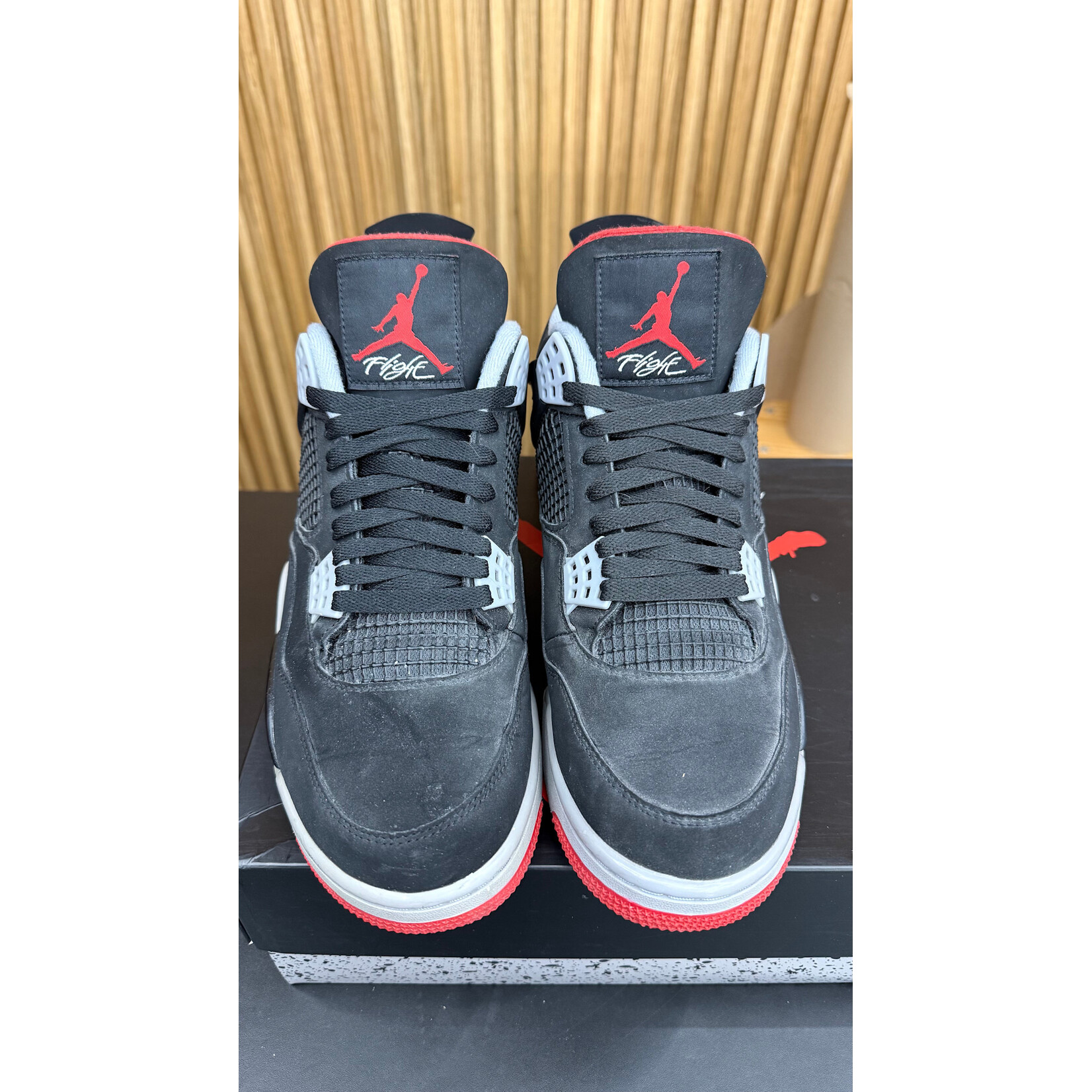 Jordan Jordan 4 Retro Bred (2019) Size 11, PREOWNED