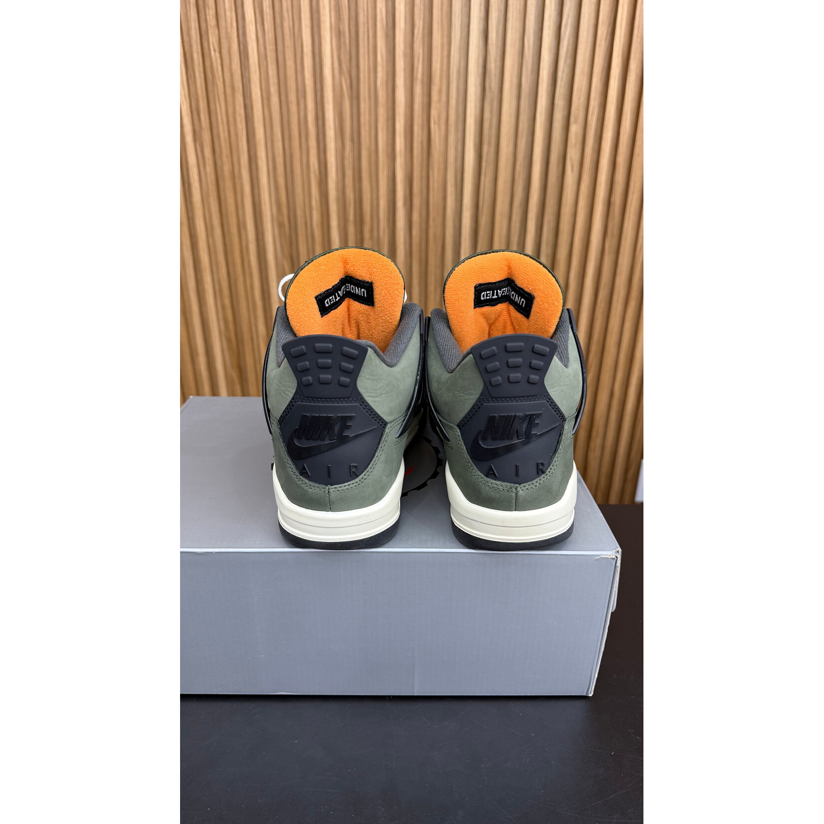 Jordan Jordan 4 Retro OG SP Undefeated (2025) Size 8, PREOWNED