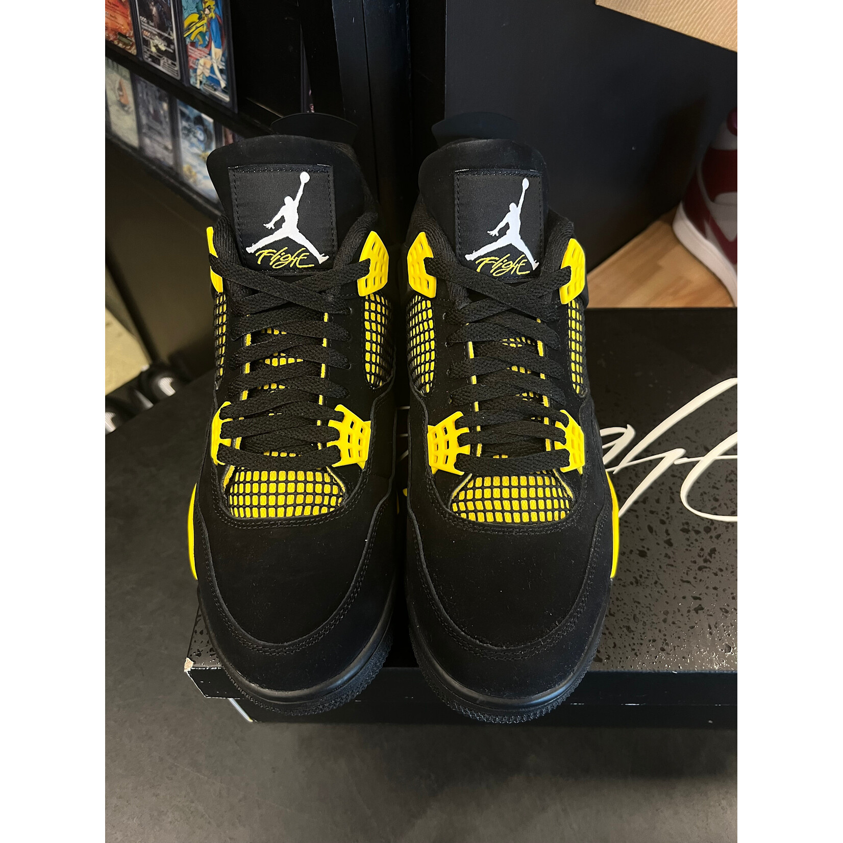 Jordan Jordan 4 Retro Thunder (2023) Size 10.5, PREOWNED*