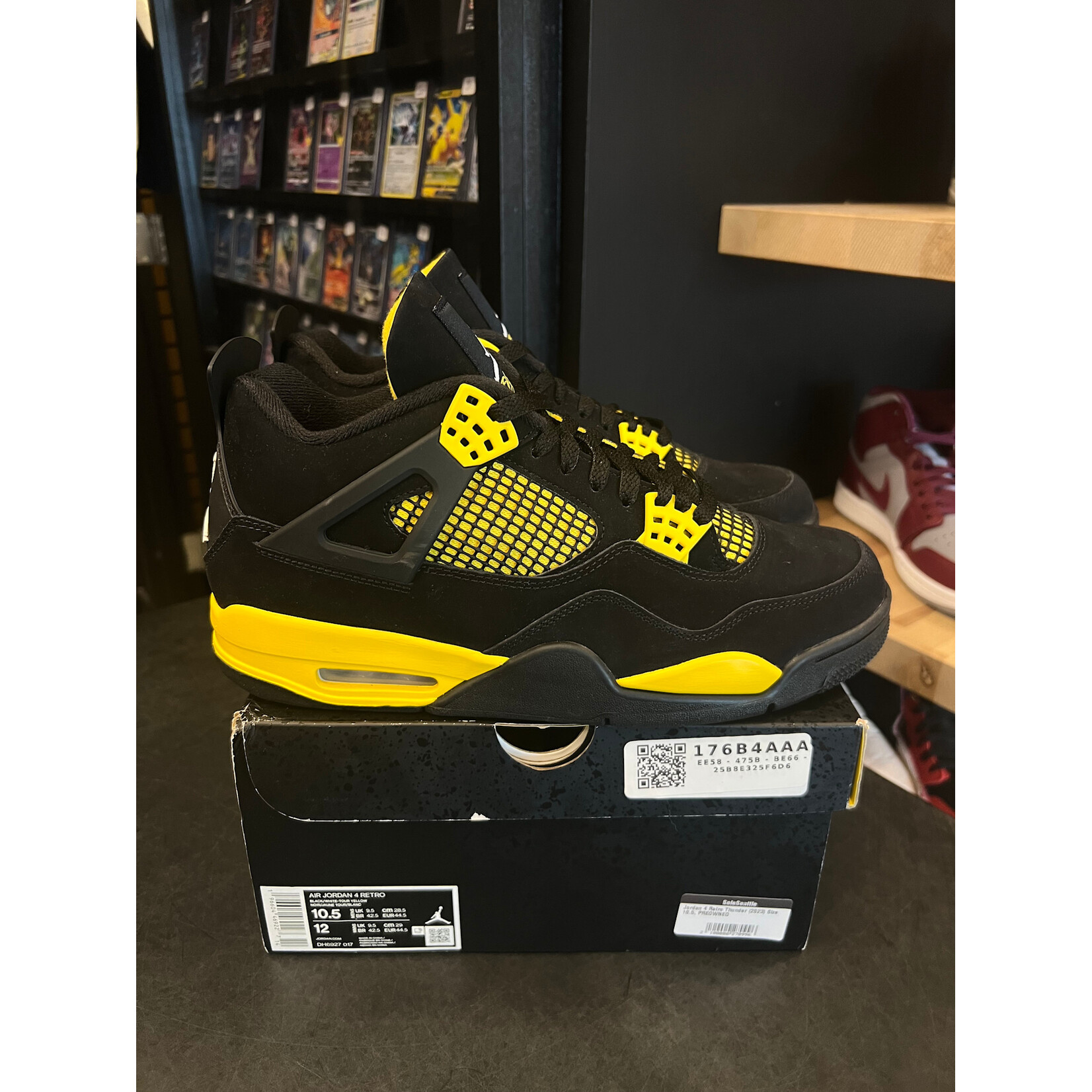 Jordan Jordan 4 Retro Thunder (2023) Size 10.5, PREOWNED*
