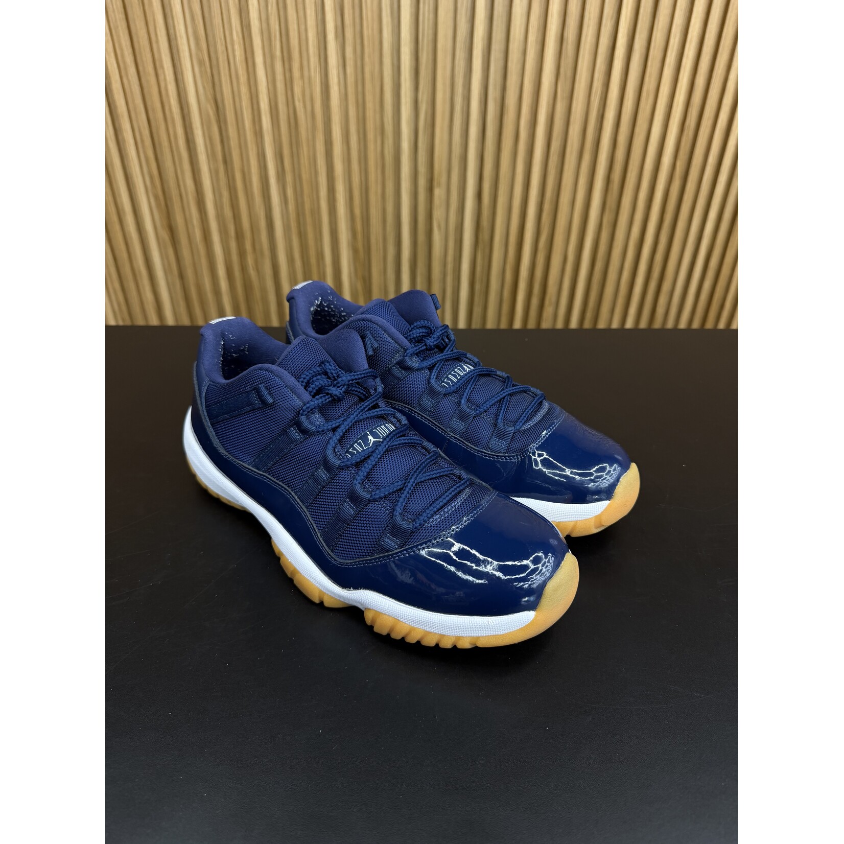 Jordan Jordan 11 Retro Low Midnight Navy Size 10, PREOWNED