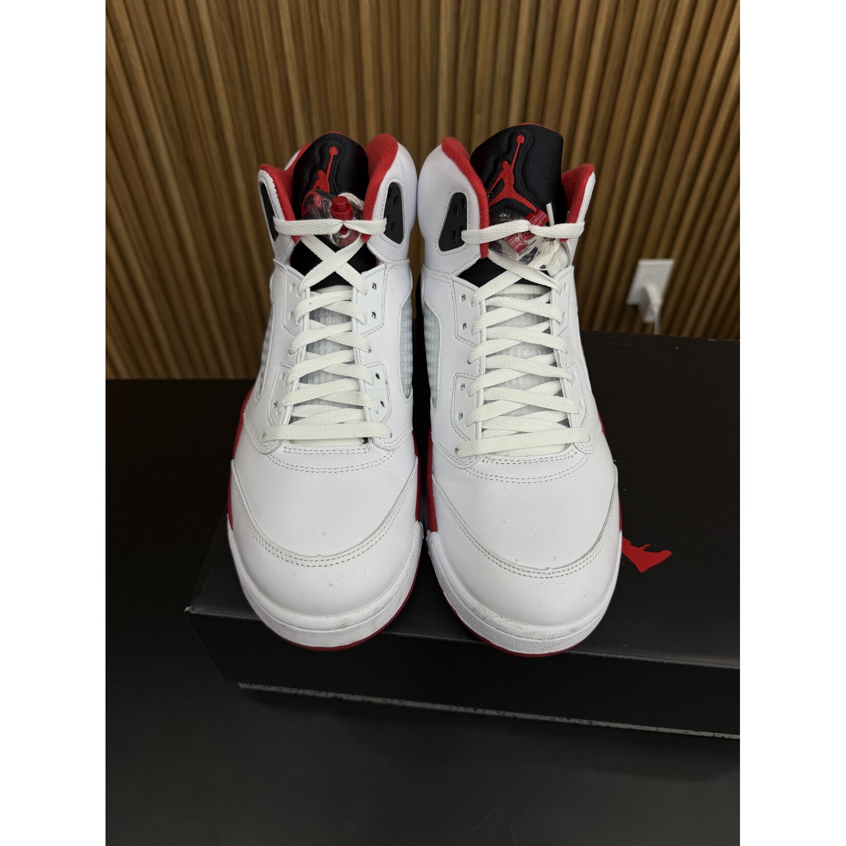 Jordan Jordan 5 Retro Fire Red Black Tongue (2025) Size 12, PREOWNED*